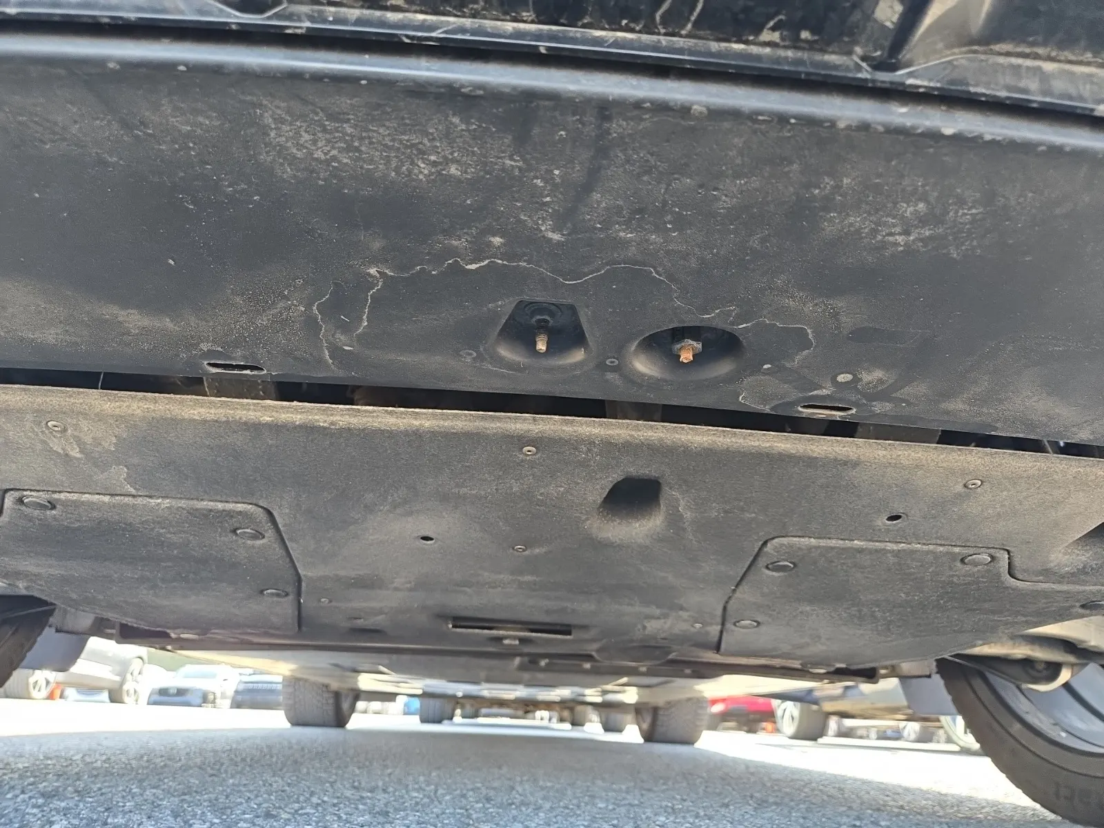 Undercarriage - Rear Photo