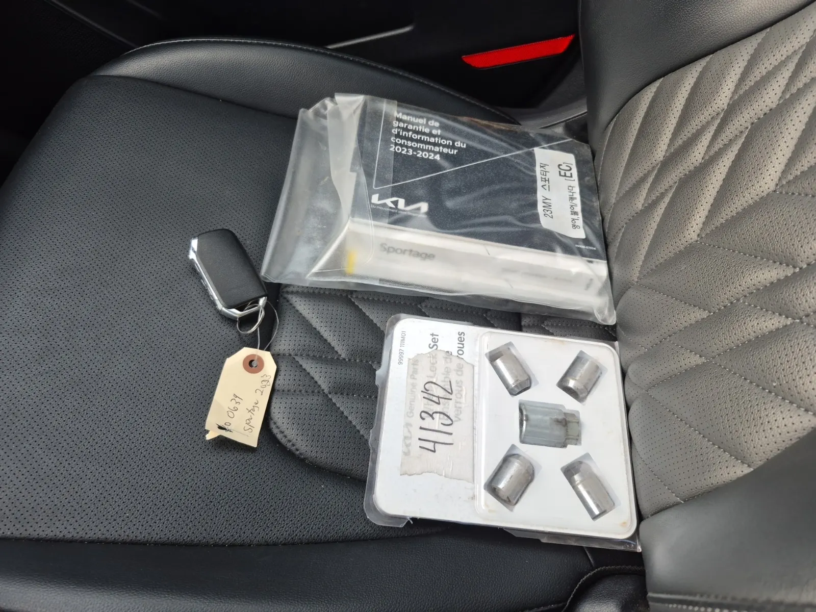 Keys/Fobs/Manual Photo