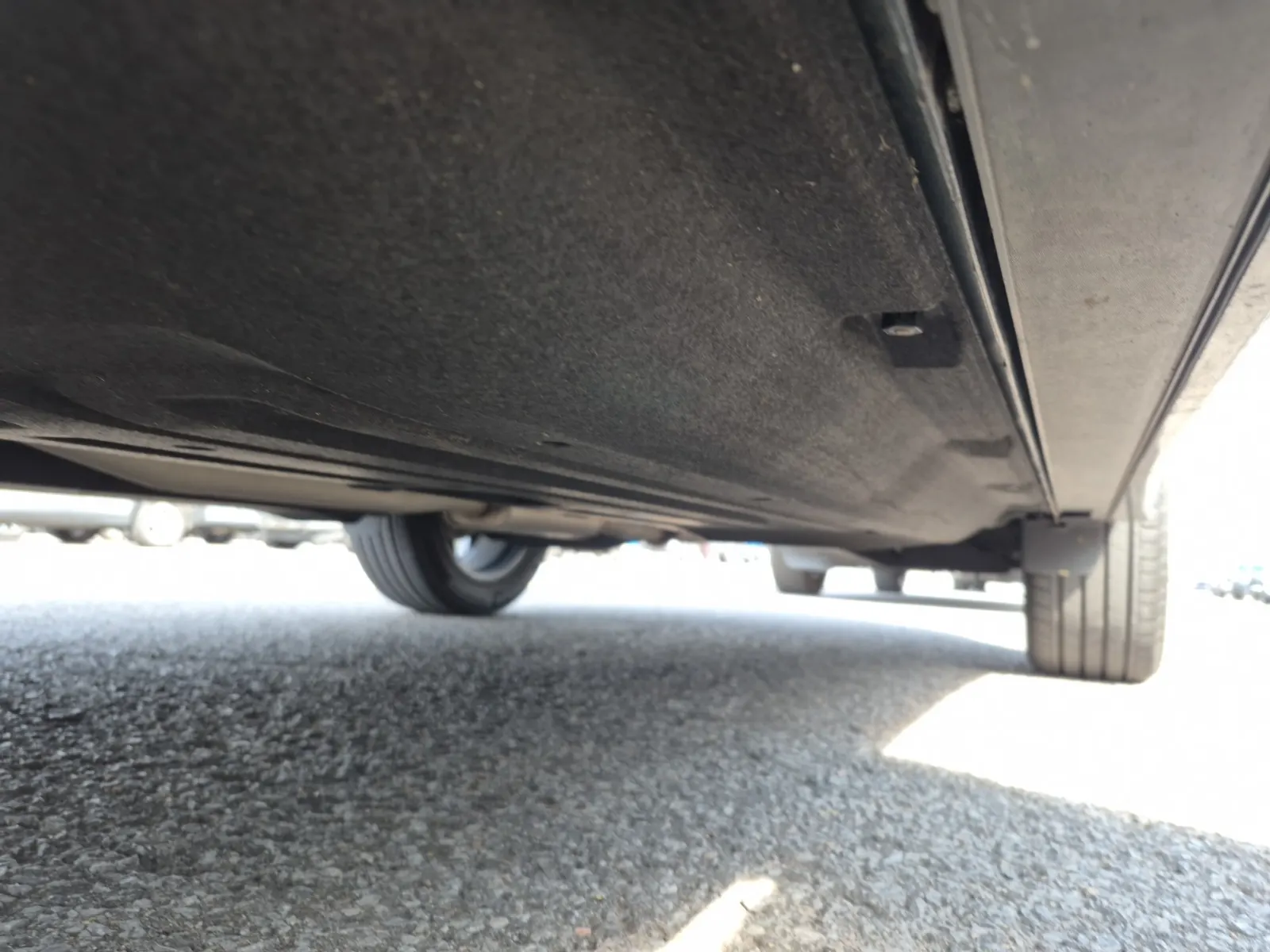 Undercarriage - Driver Photo