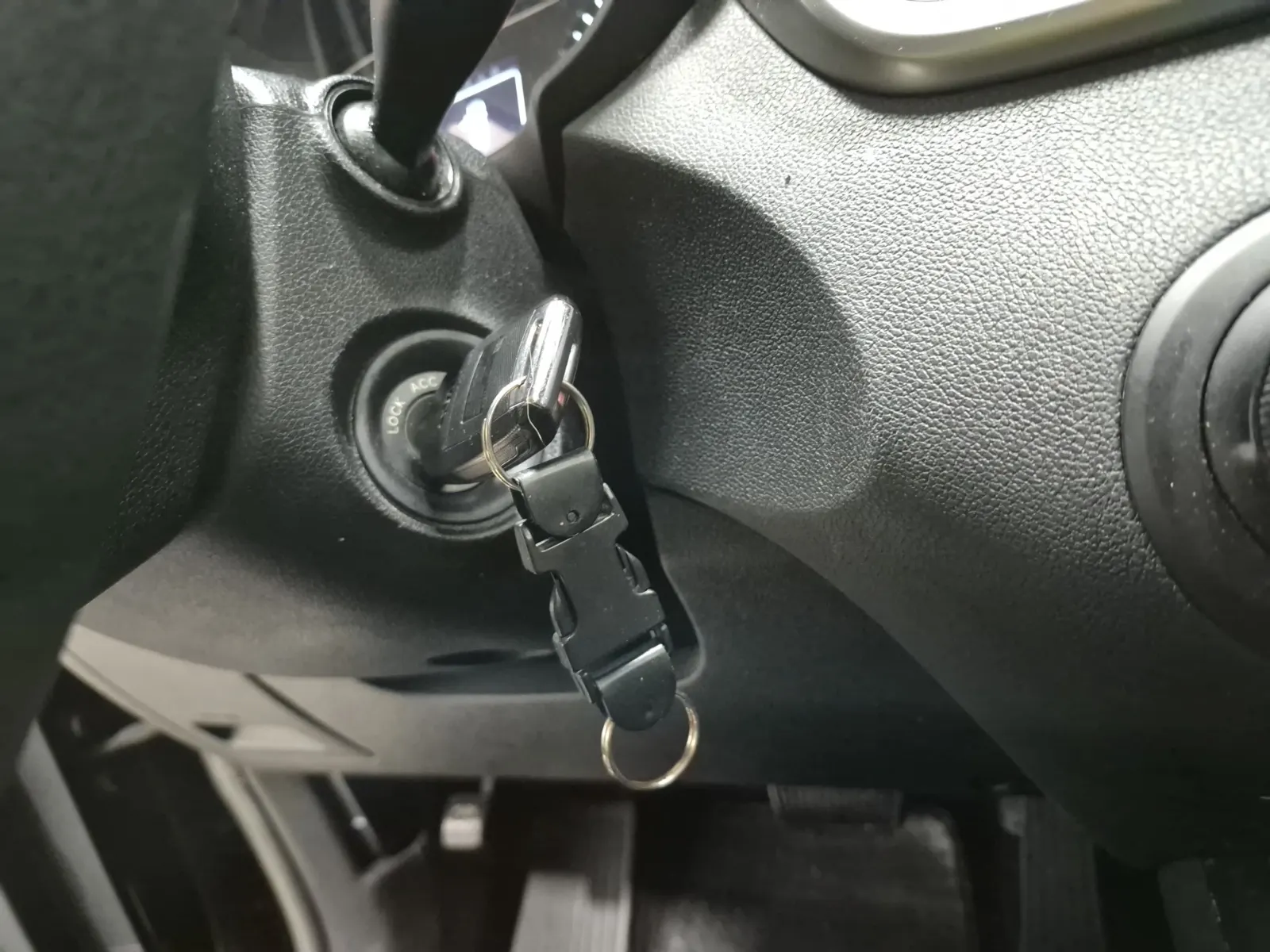 Keys/Fobs/Manual Photo