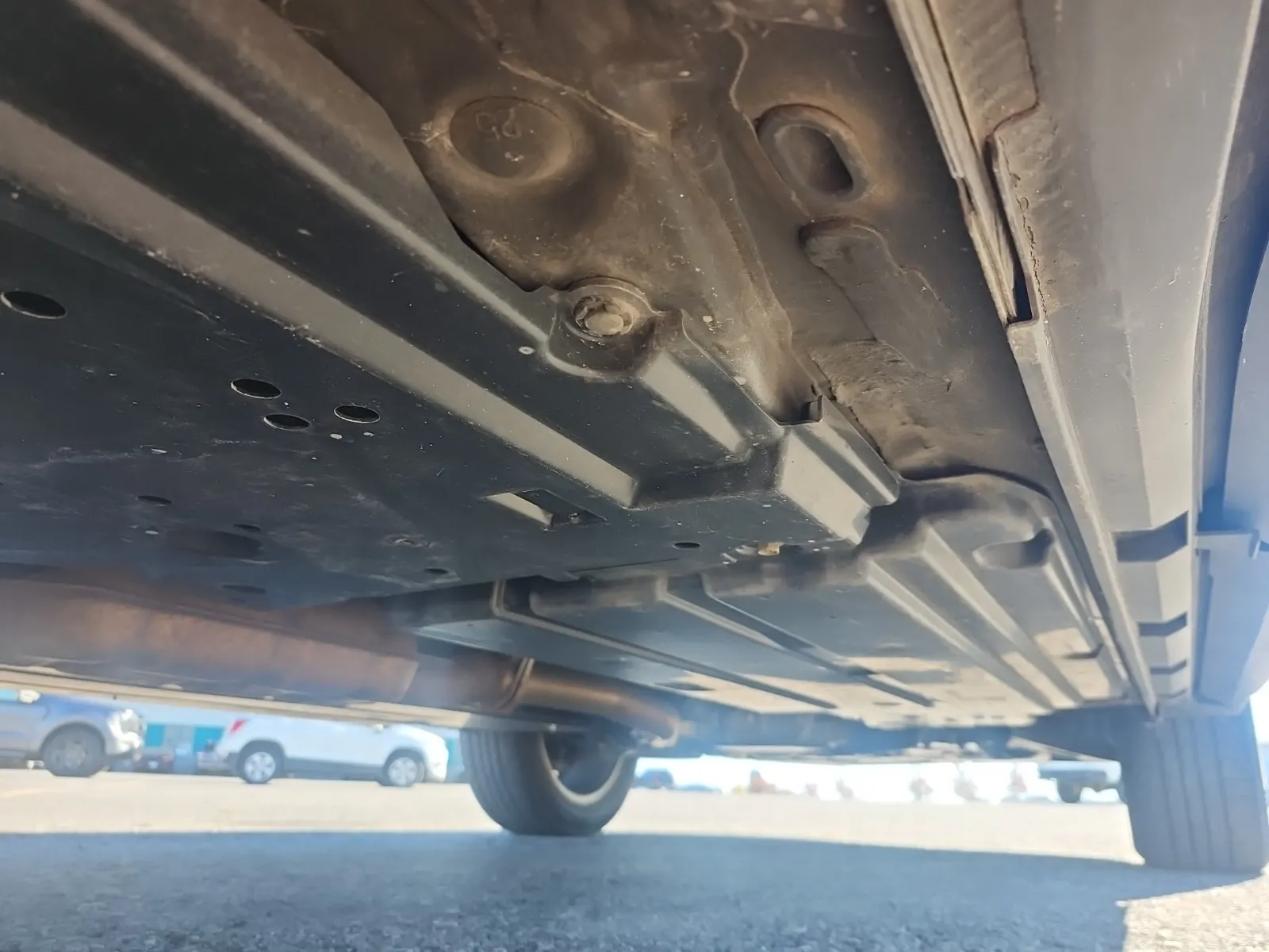 Undercarriage - Passenger Photo