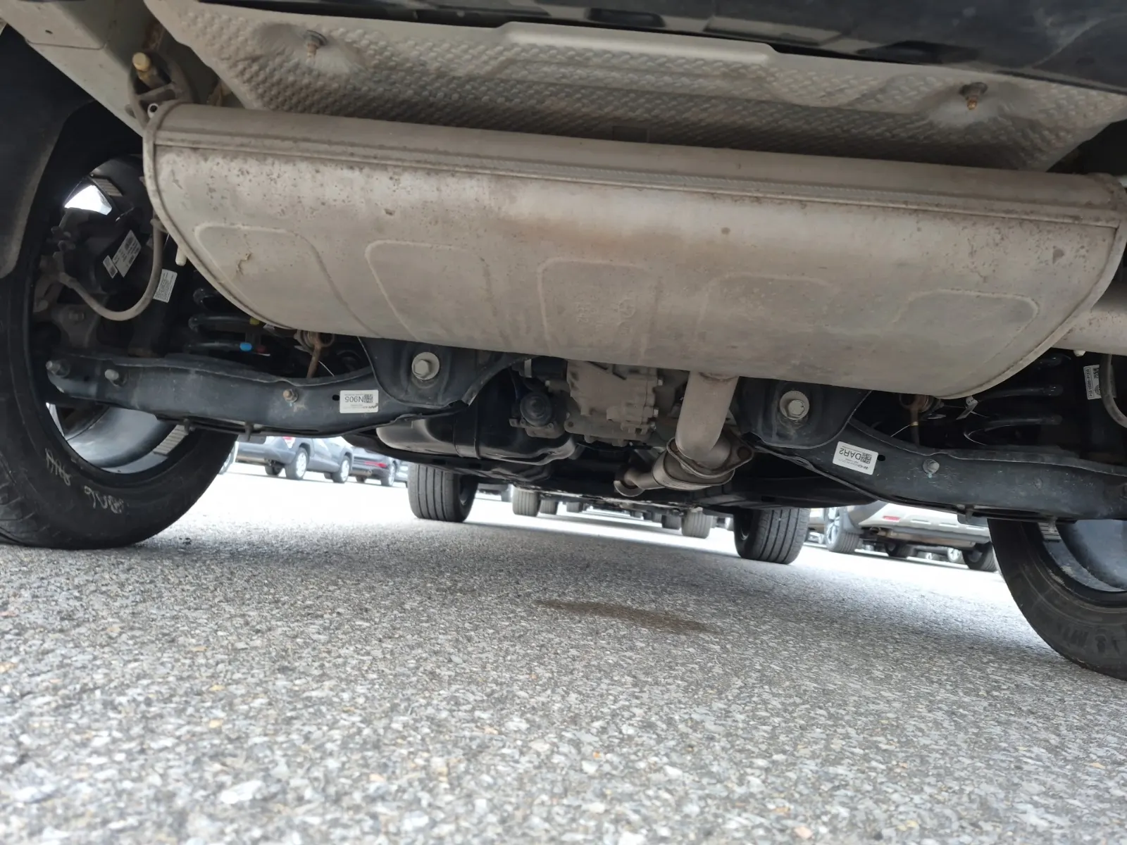 Undercarriage - Rear Photo