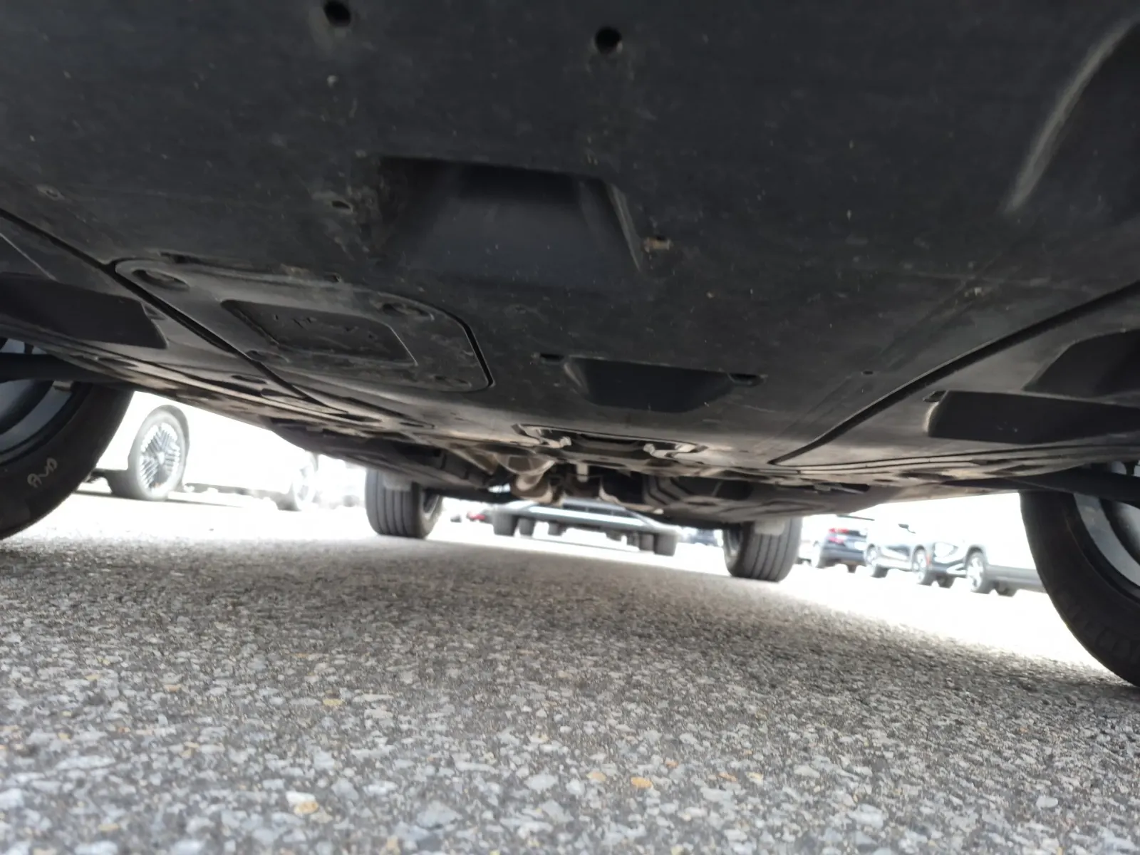 Undercarriage - Front Photo