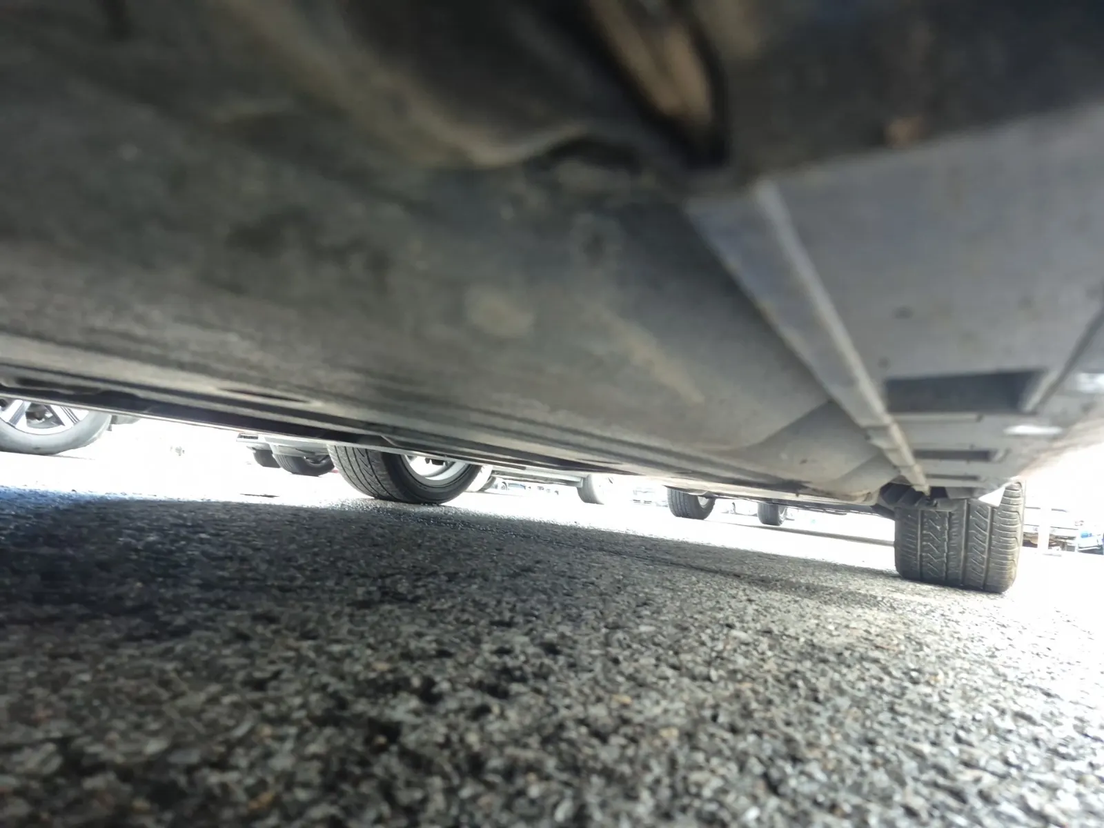 Undercarriage - Driver Photo