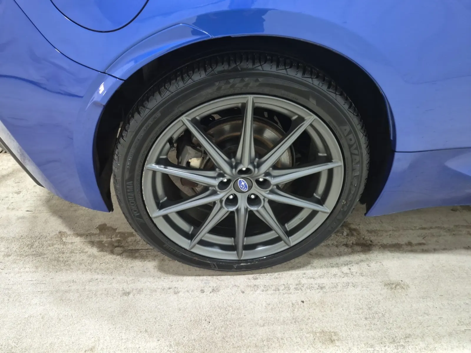 Right Rear Wheel/Tire Photo