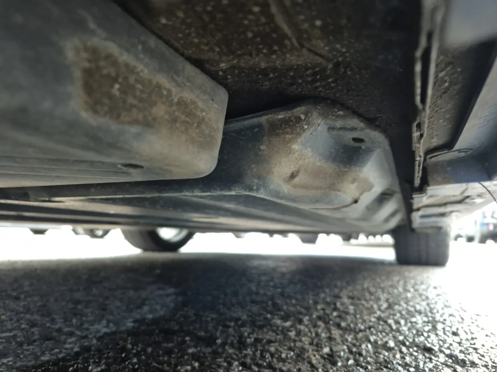 Undercarriage - Passenger Photo