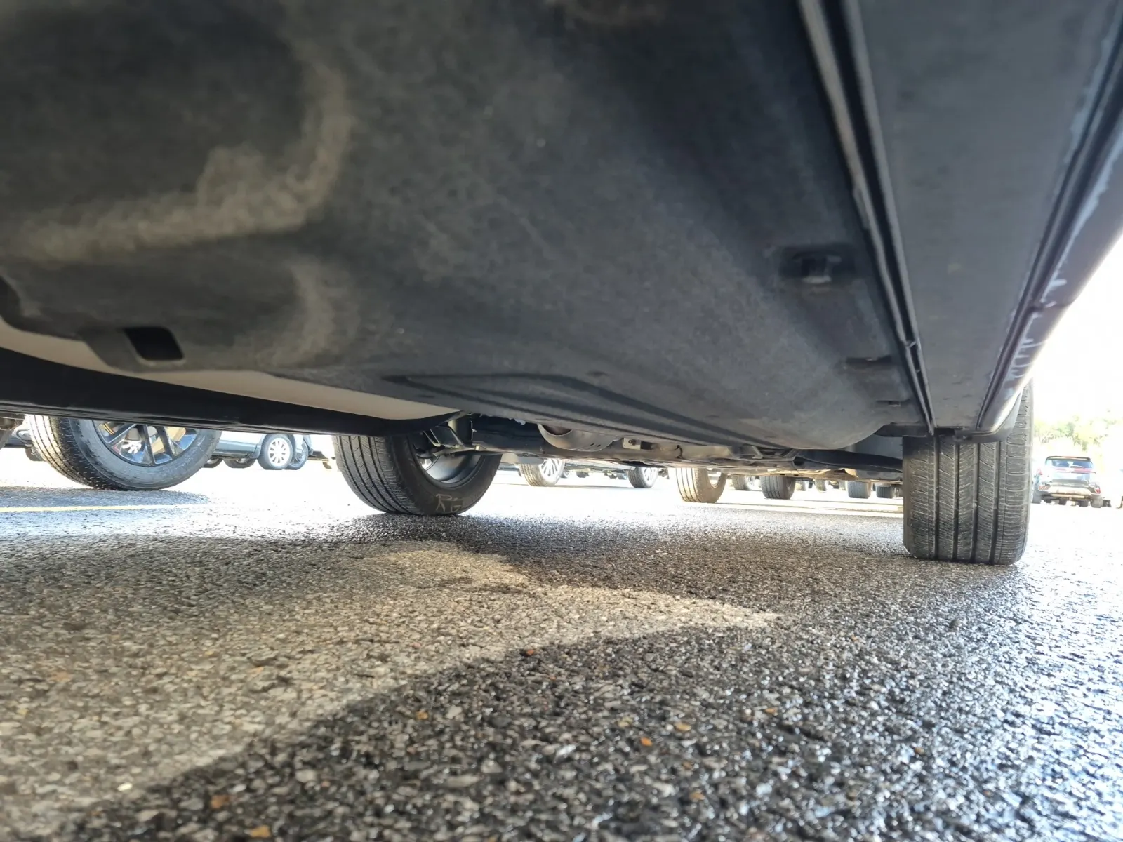 Undercarriage - Passenger Photo