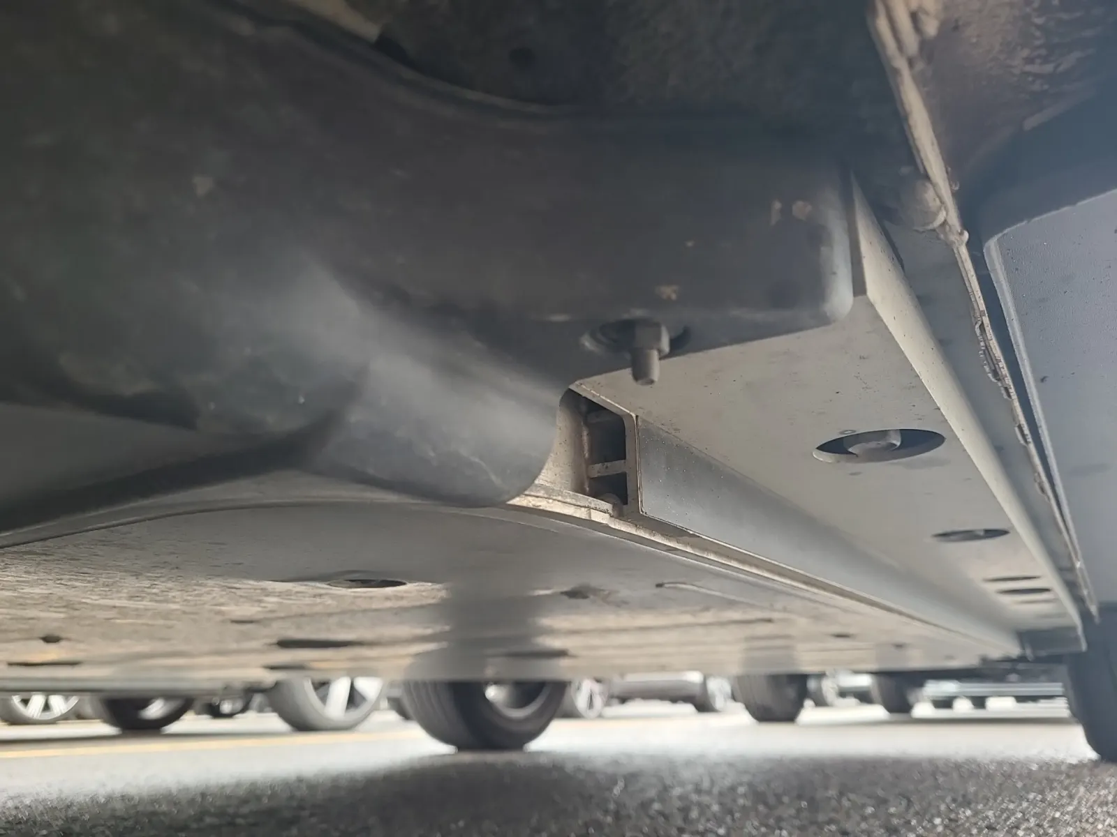 Undercarriage - Driver Photo