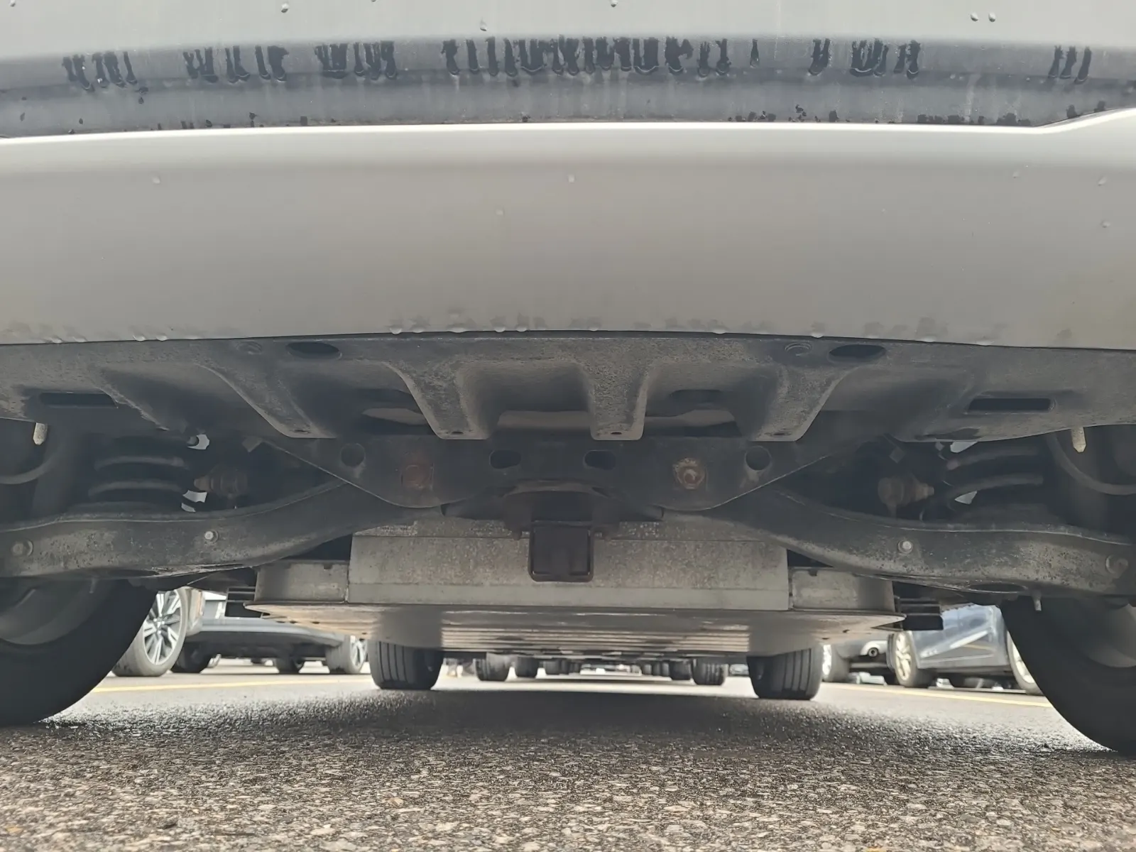 Undercarriage - Rear Photo