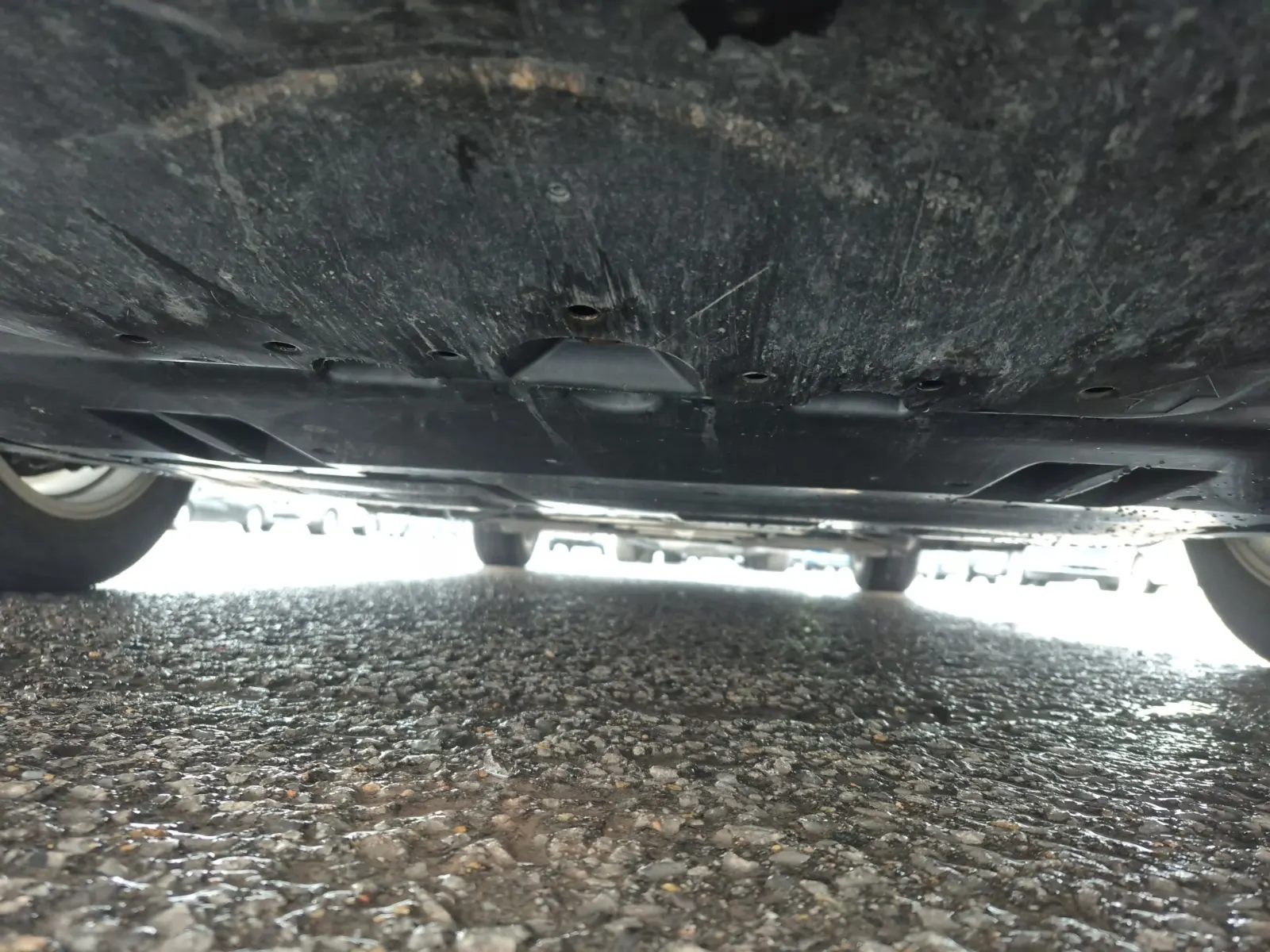 Undercarriage - Front Photo