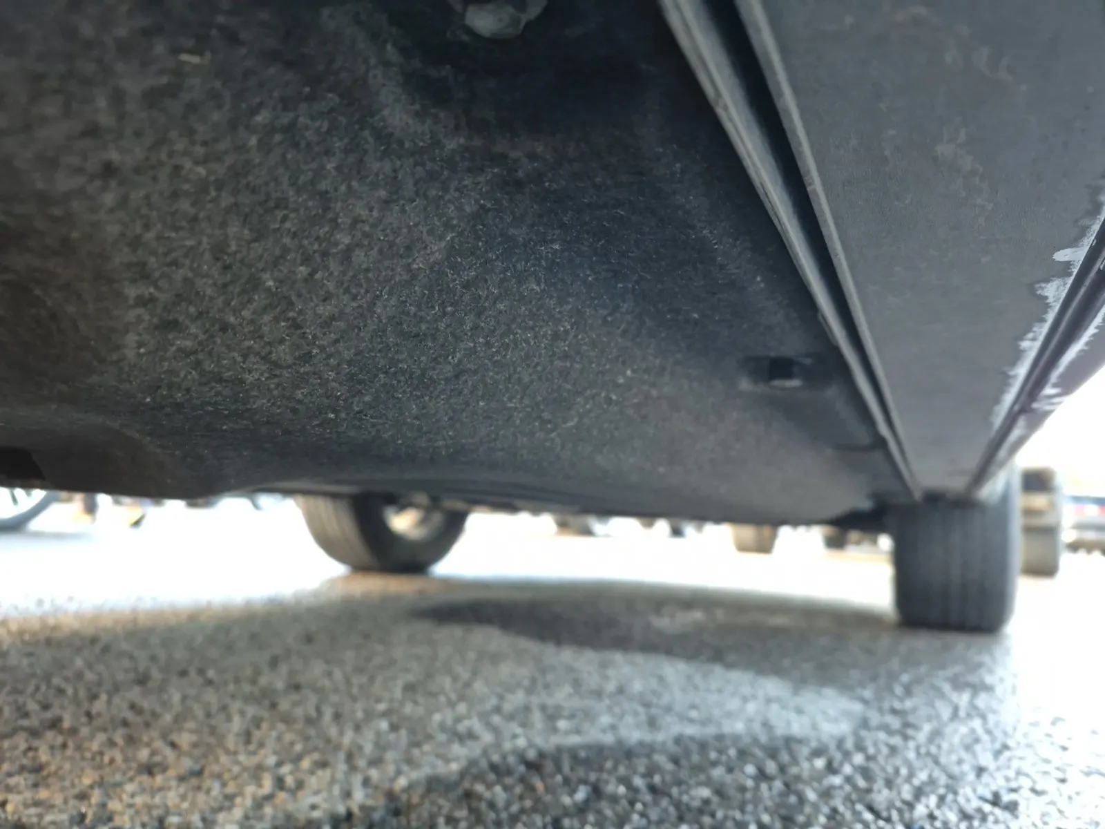 Undercarriage - Passenger Photo