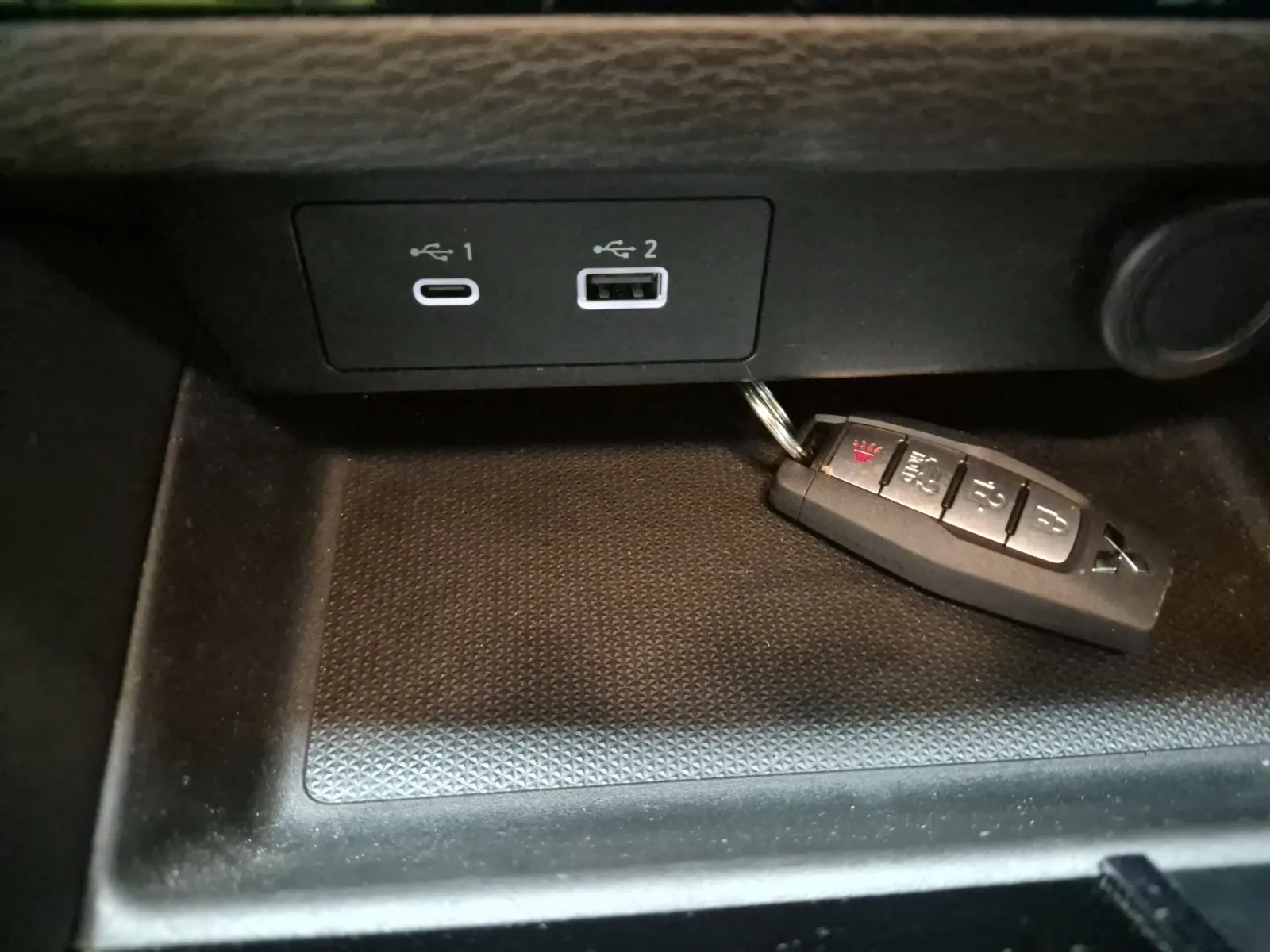 Keys/Fobs/Manual Photo