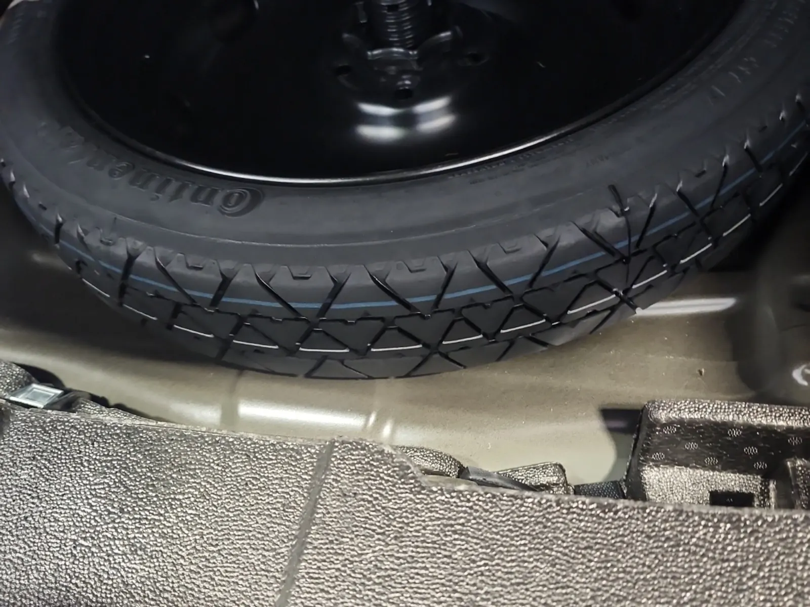 Spare Tire & Wheel Photo