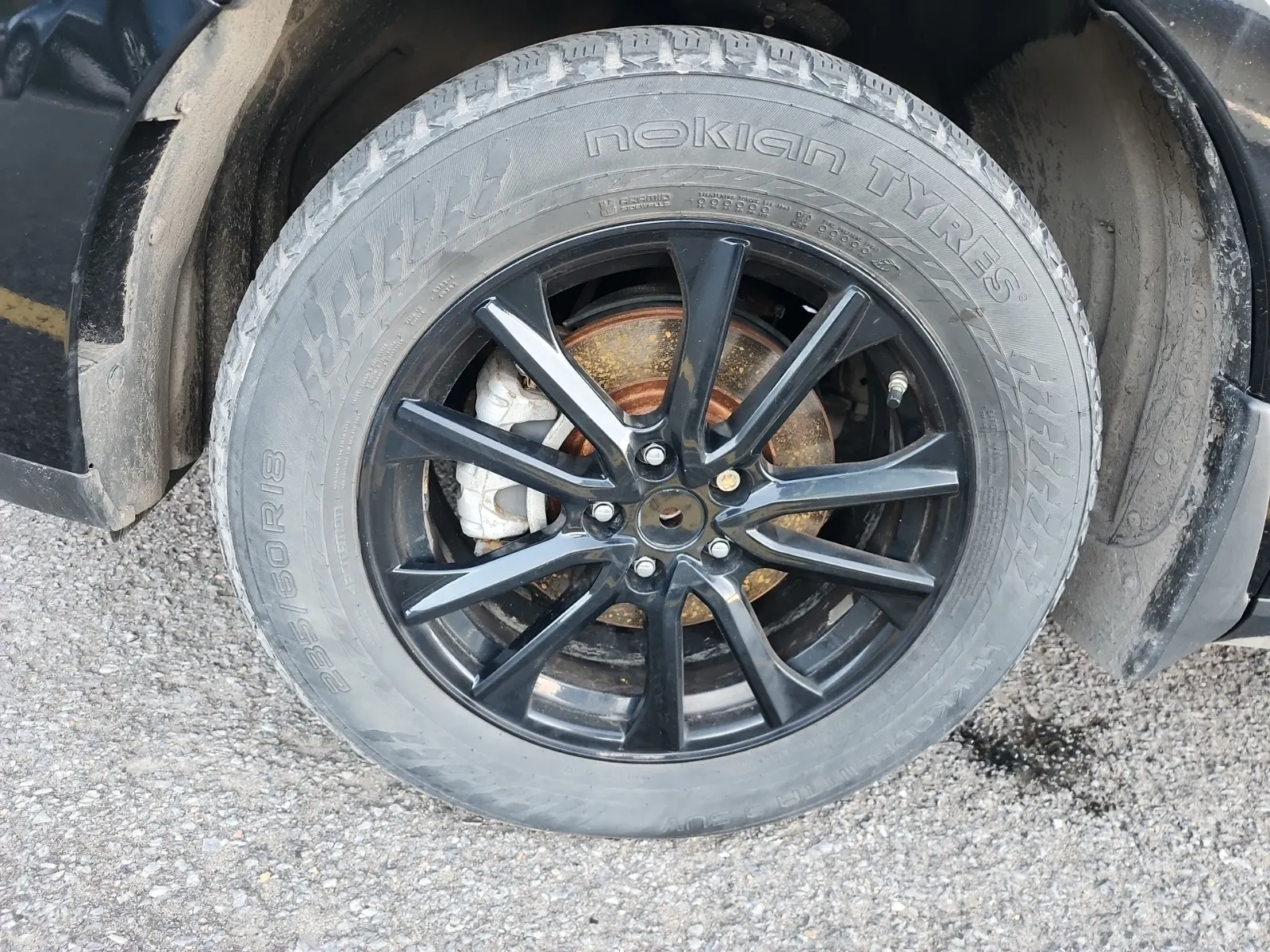 Front driver wheel/tire photo