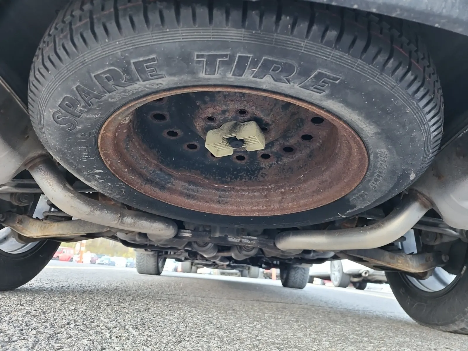 Undercarriage - Rear Photo