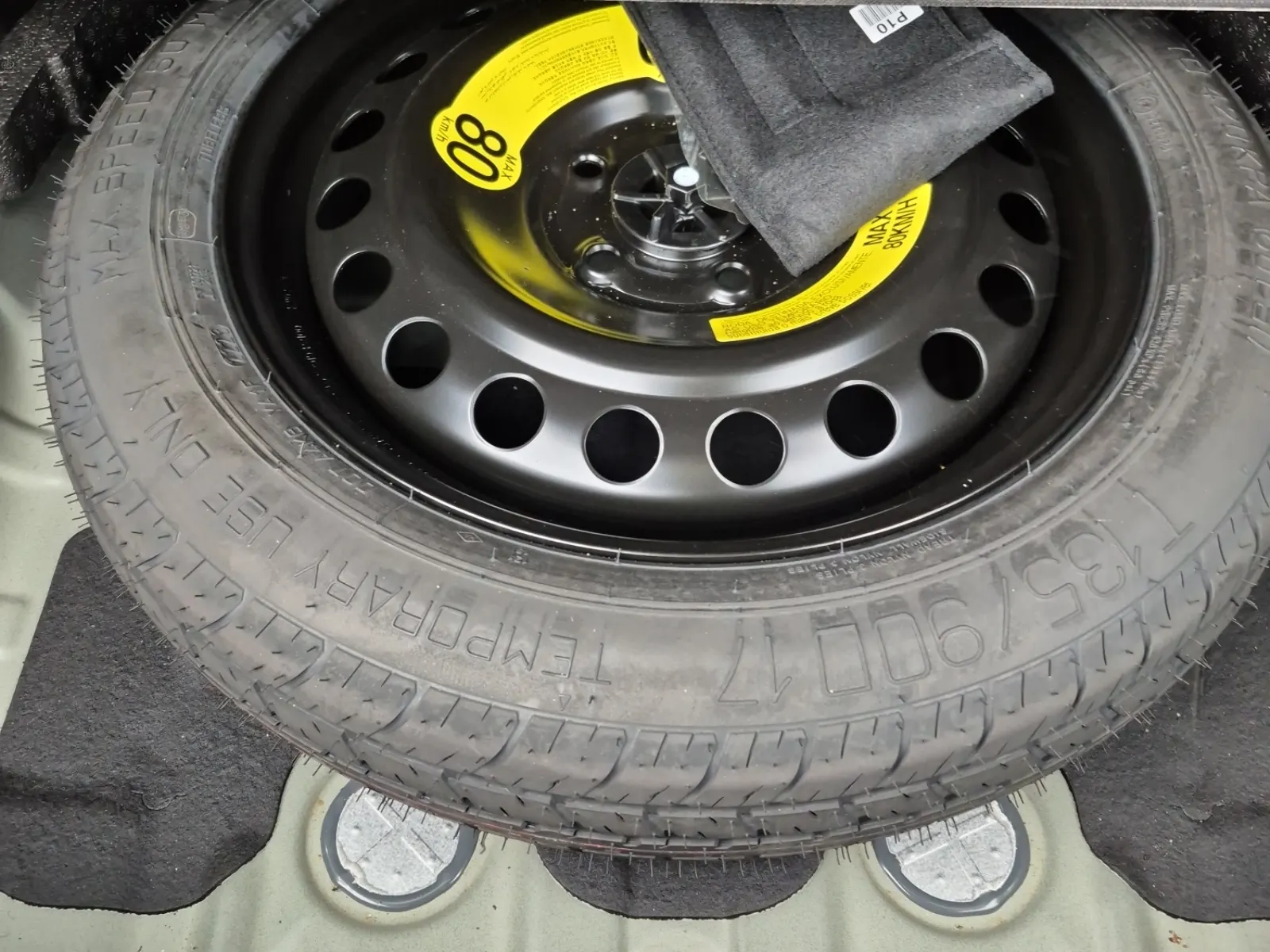 Spare Tire & Wheel Photo