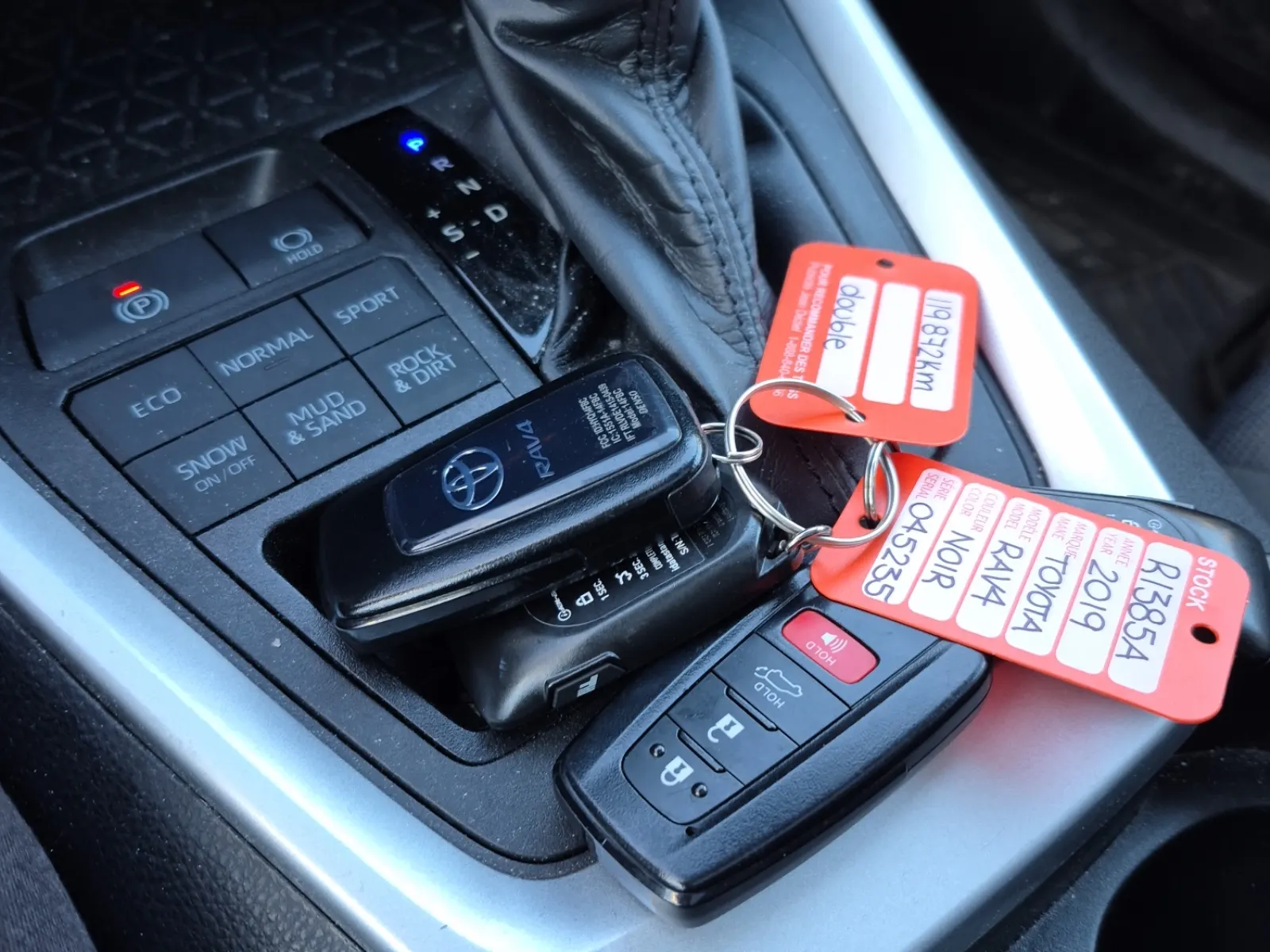Keys/Fobs/Manual Photo