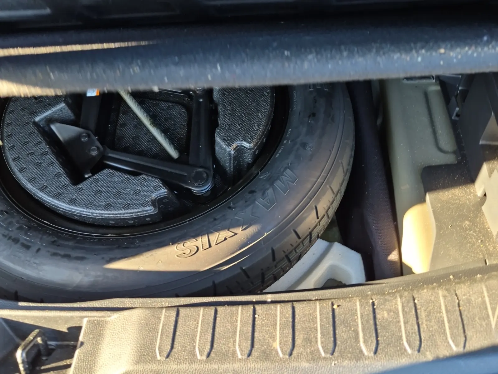 Spare Tire & Wheel Photo