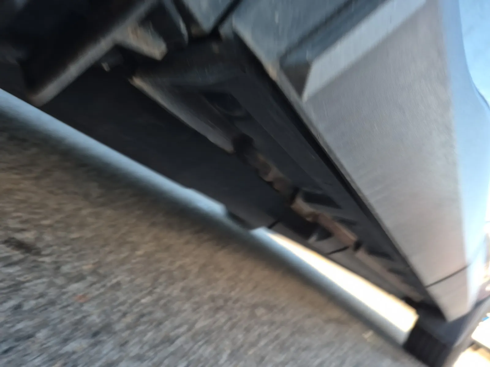 Undercarriage - Passenger Photo