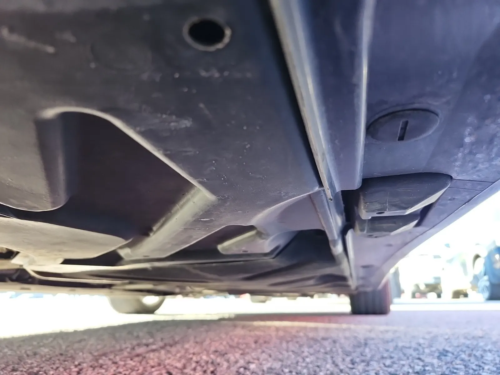 Undercarriage - Passenger Photo