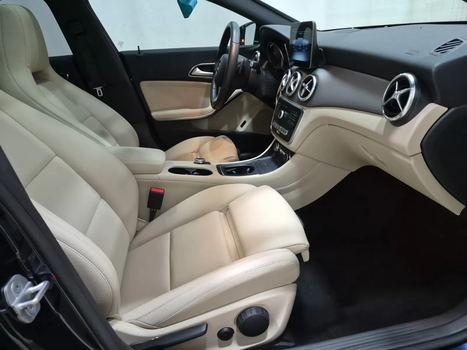 Right Side Interior Photo
