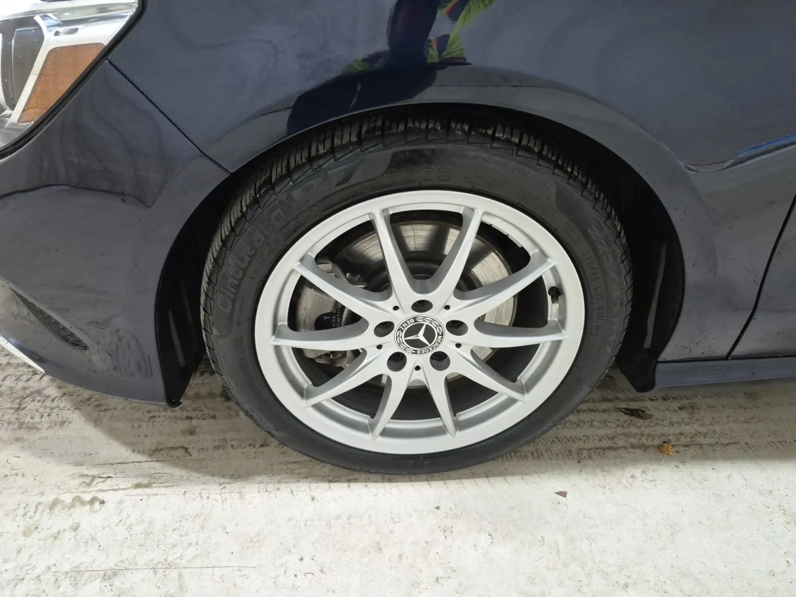 Front driver wheel/tire photo