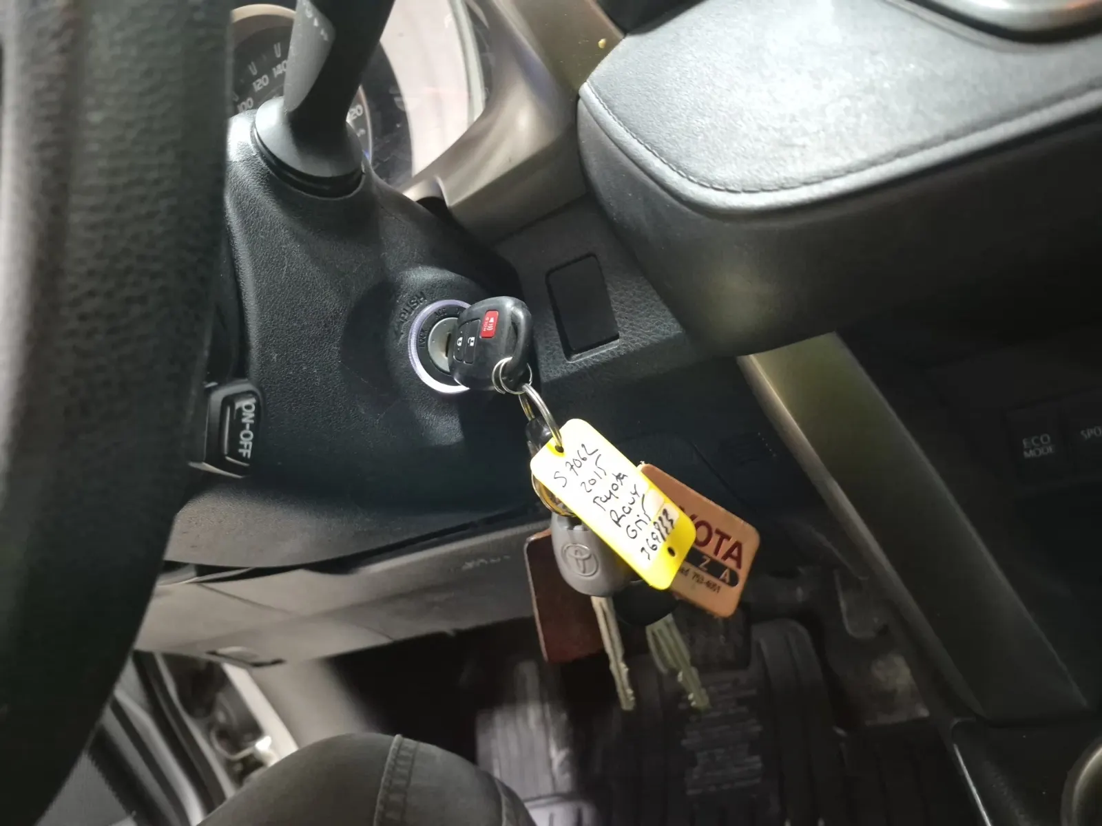 Keys/Fobs/Manual Photo
