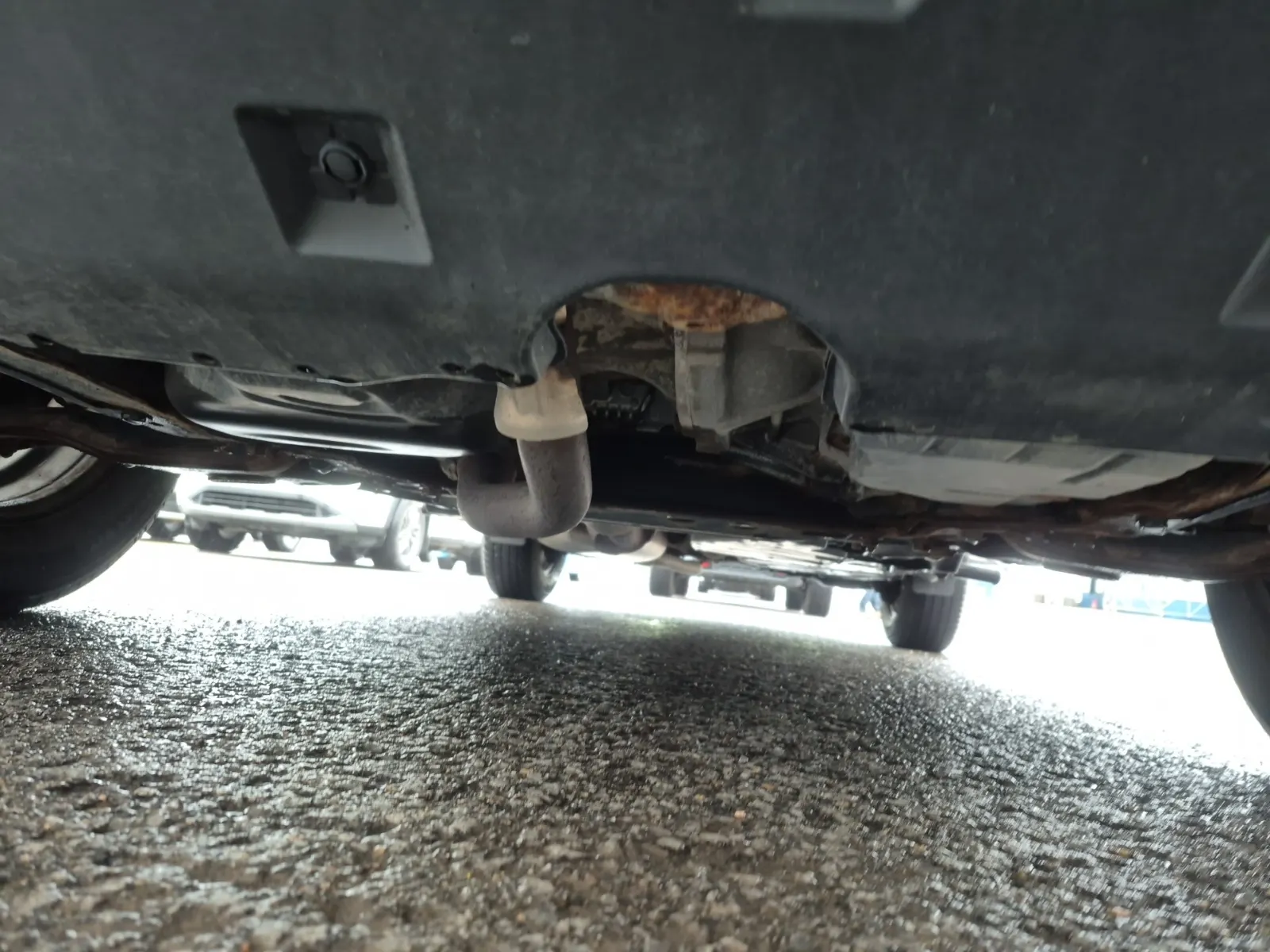 Undercarriage - Front Photo