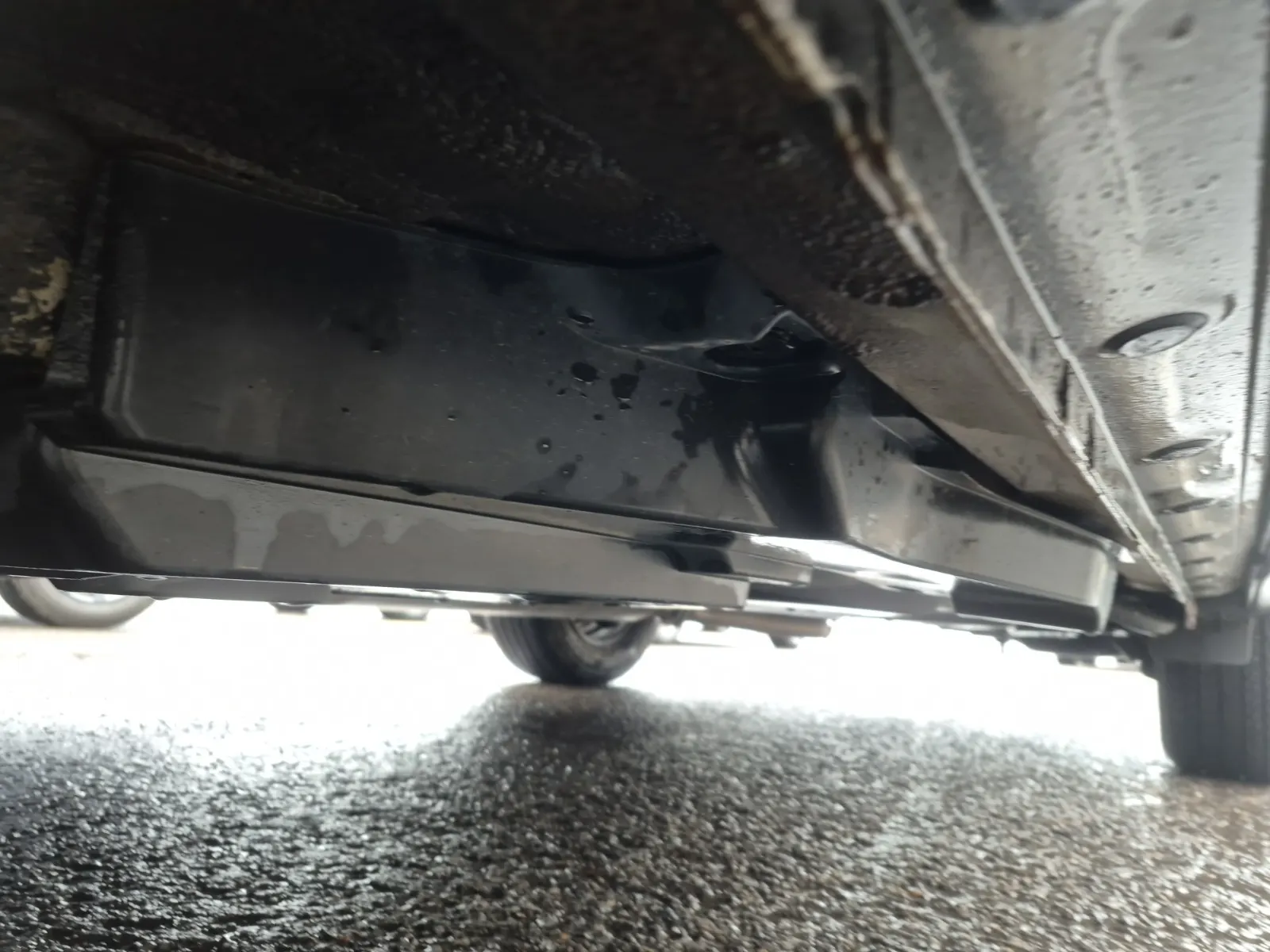 Undercarriage - Driver Photo