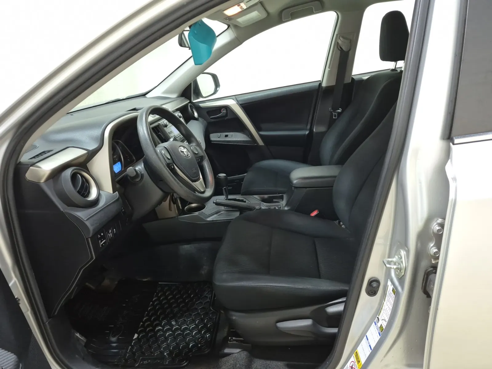 Front Interior Photo
