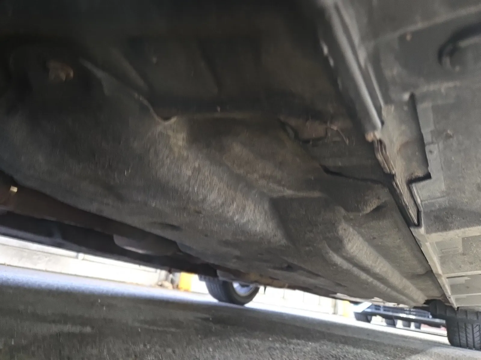 Undercarriage - Driver Photo