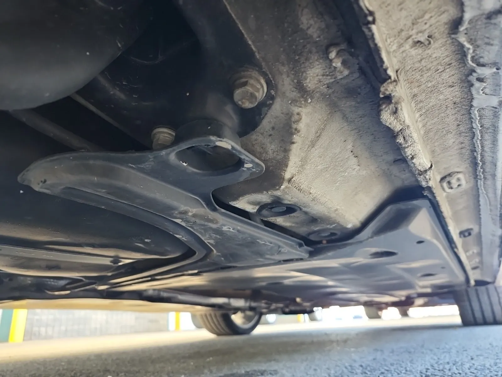 Undercarriage - Passenger Photo