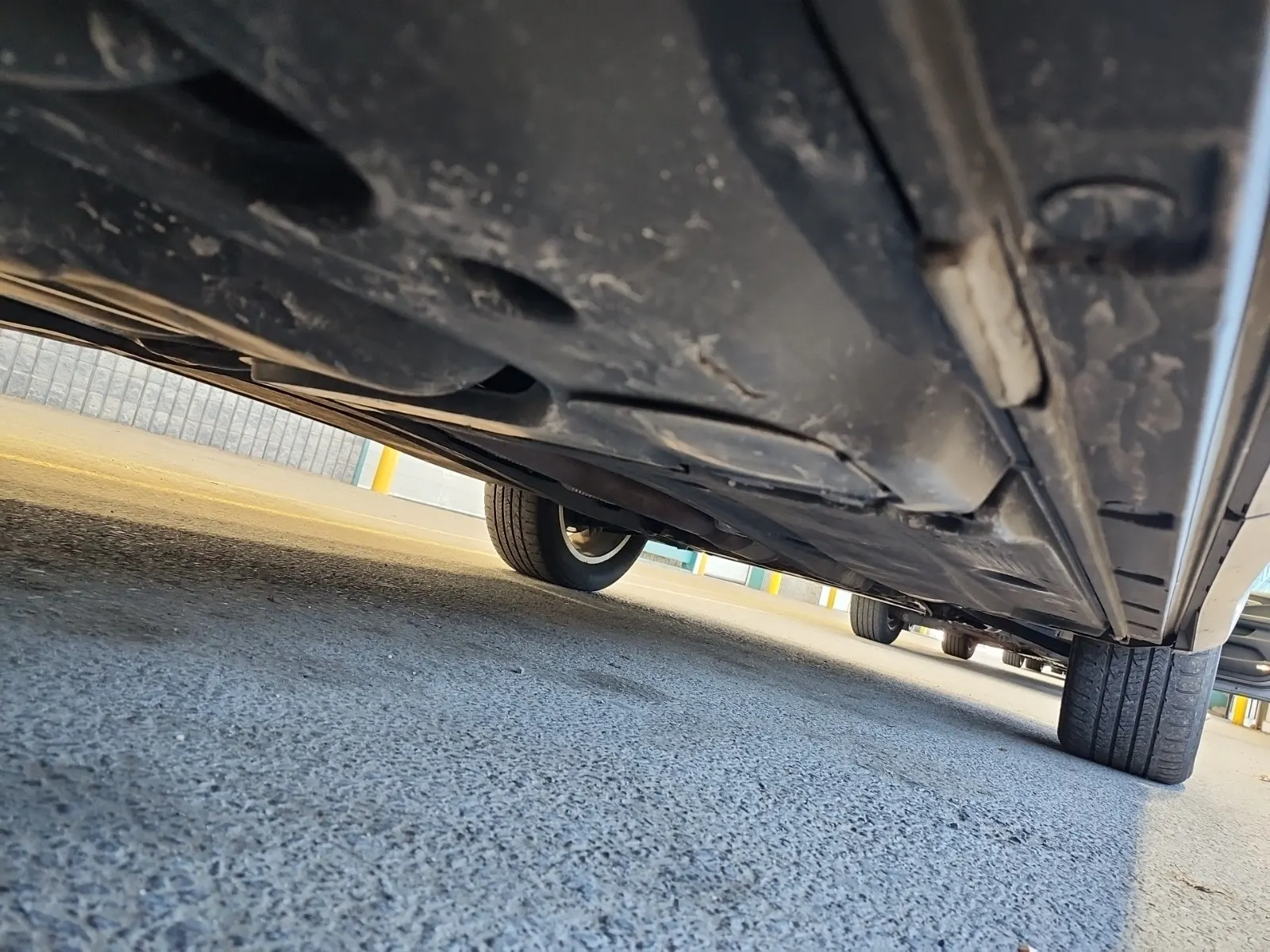 Undercarriage - Passenger Photo