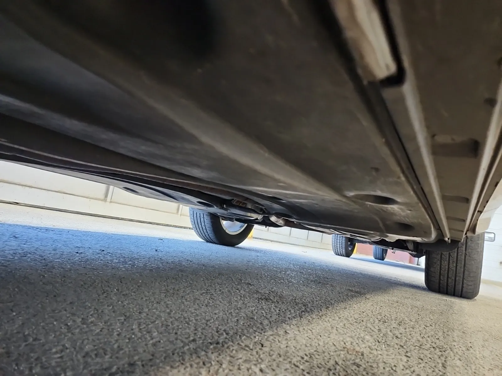 Undercarriage - Driver Photo