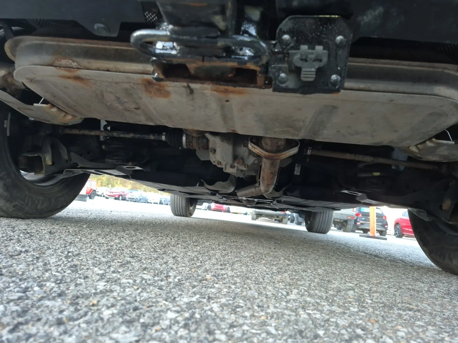 Undercarriage - Rear Photo