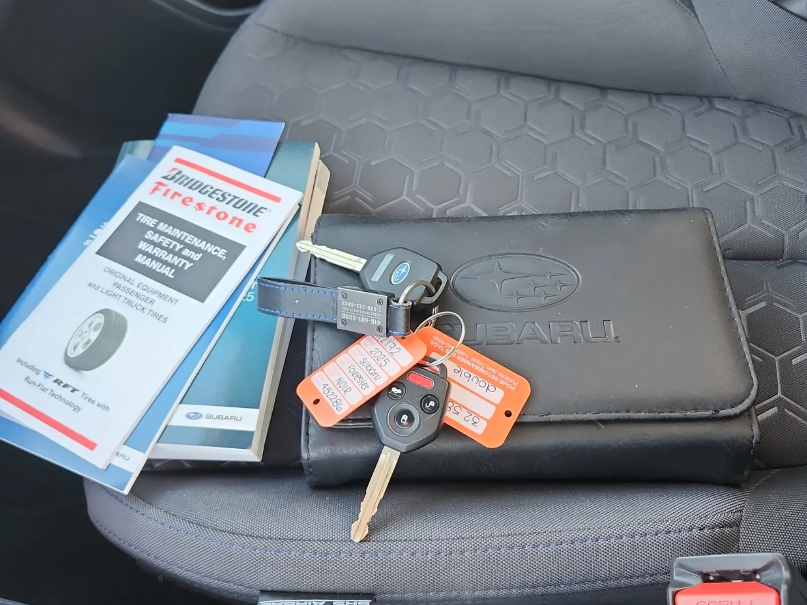 Keys/Fobs/Manual Photo