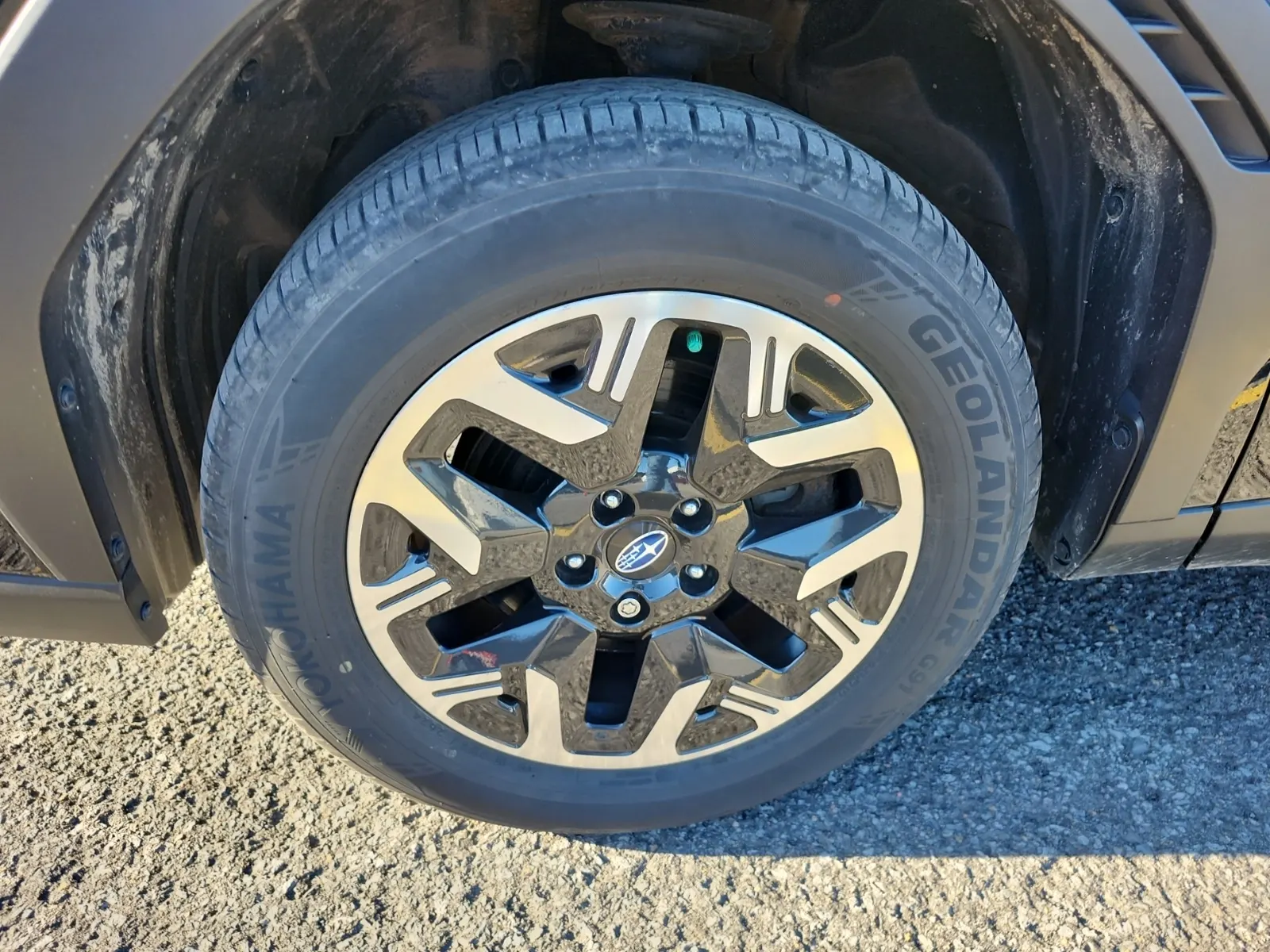 Front driver wheel/tire photo