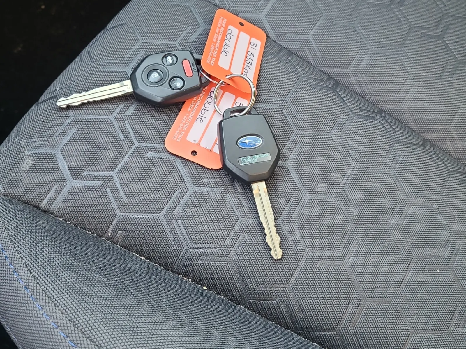 Keys/Fobs/Manual Photo