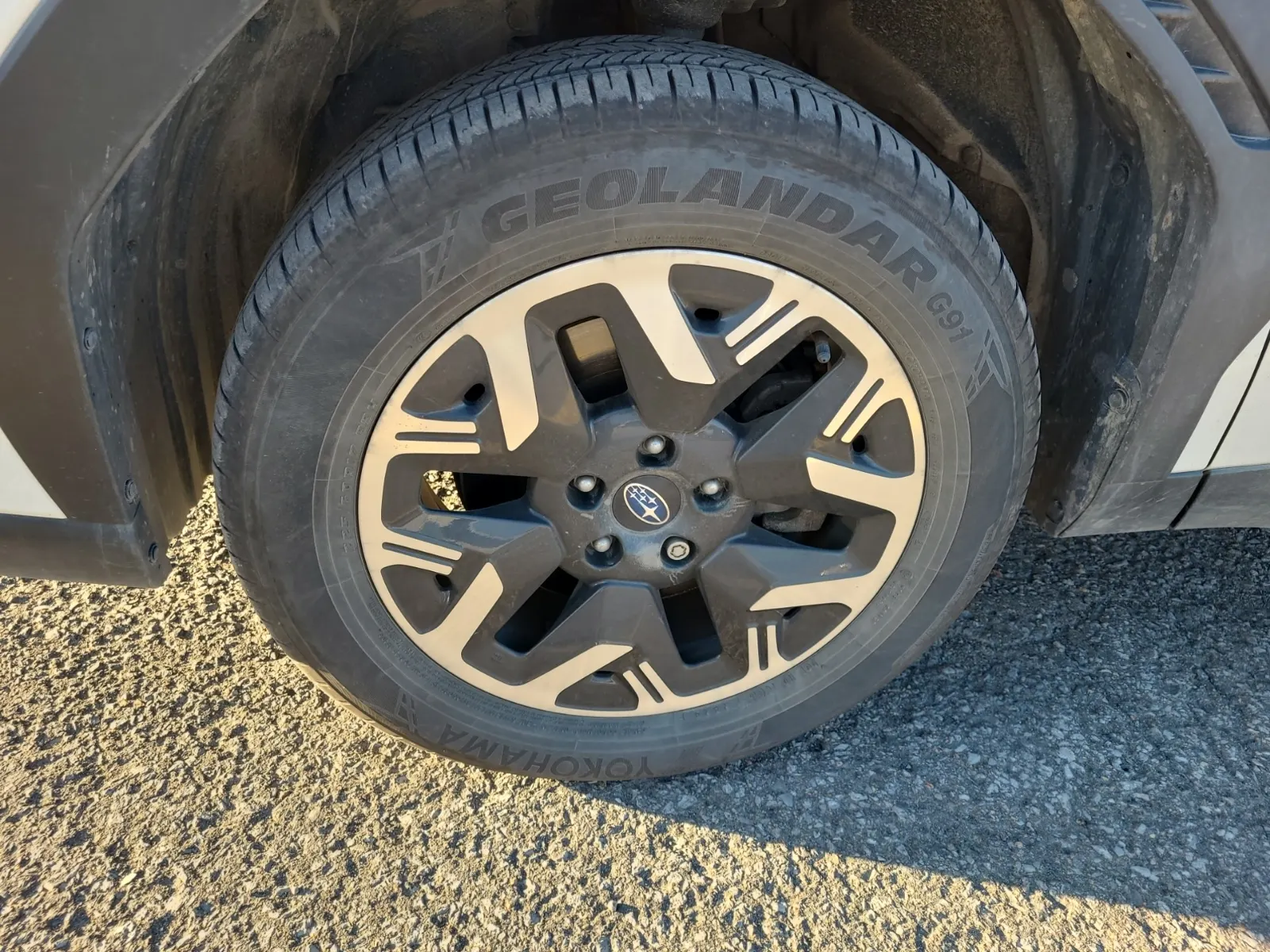 Front driver wheel/tire photo