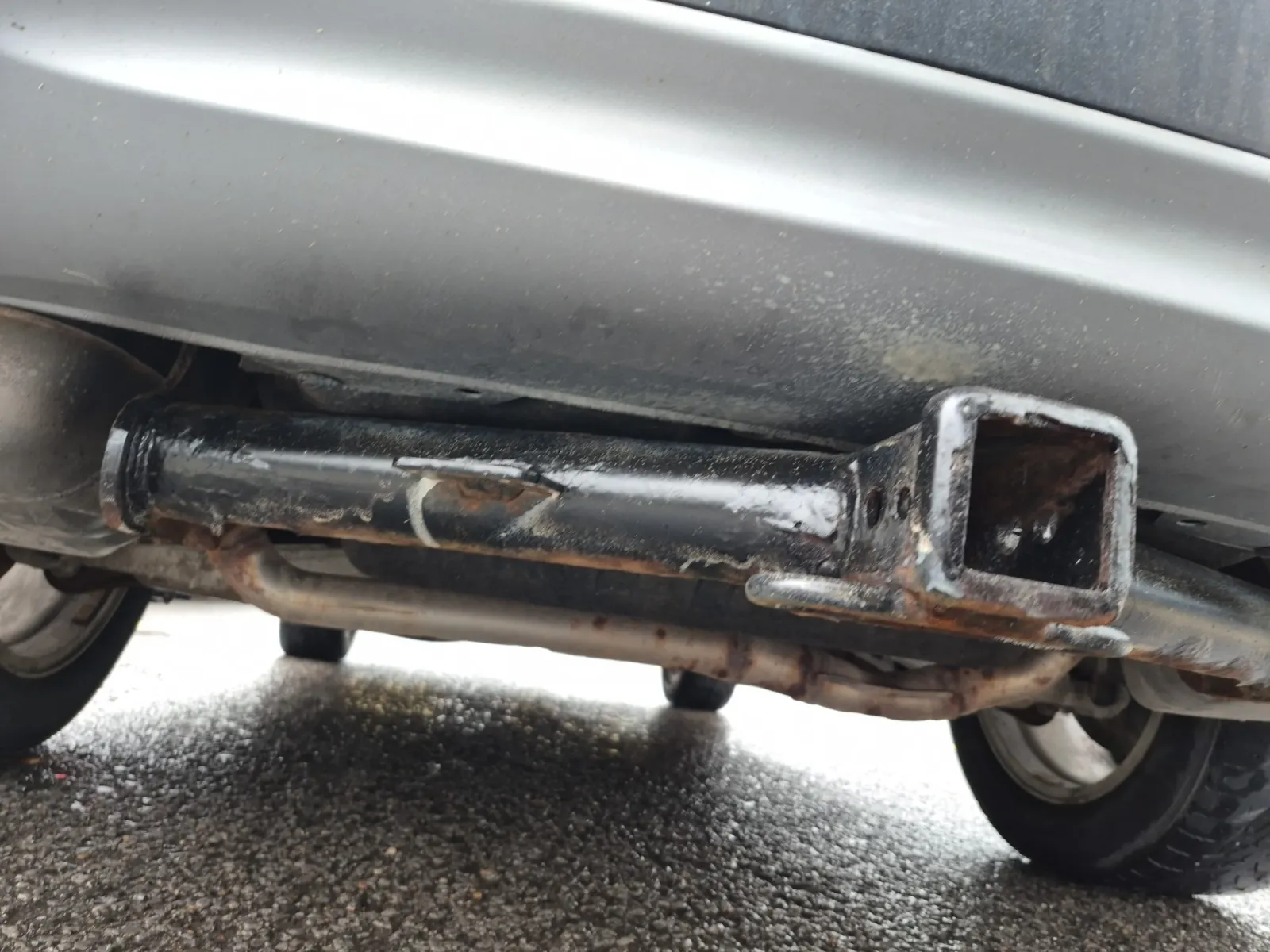 Undercarriage - Rear Photo