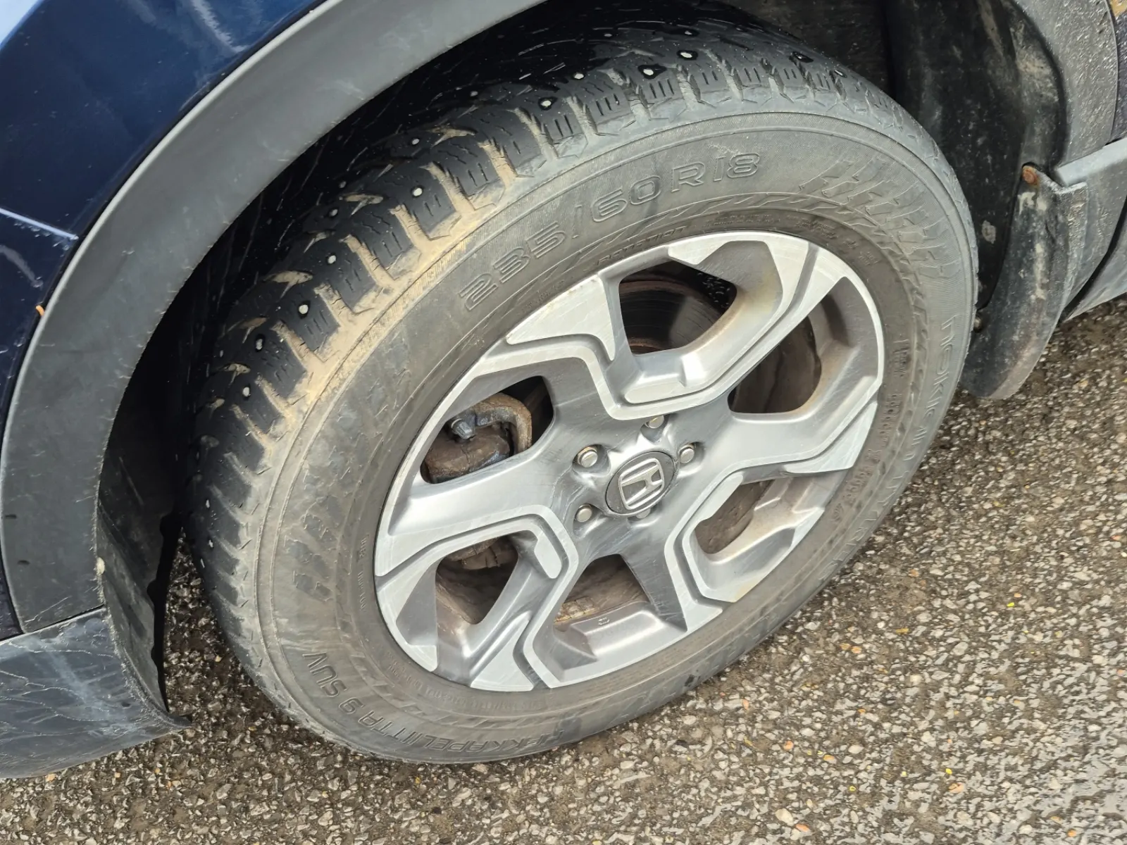 Front driver wheel/tire photo