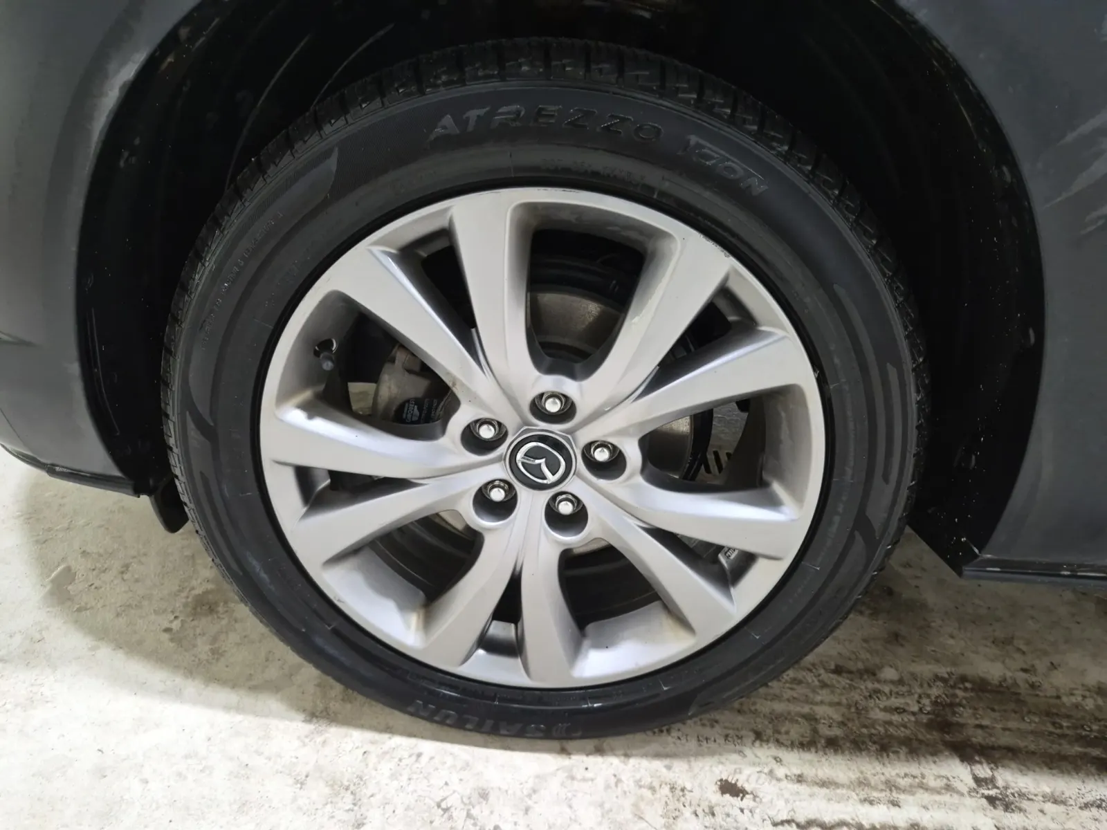 Front driver wheel/tire photo