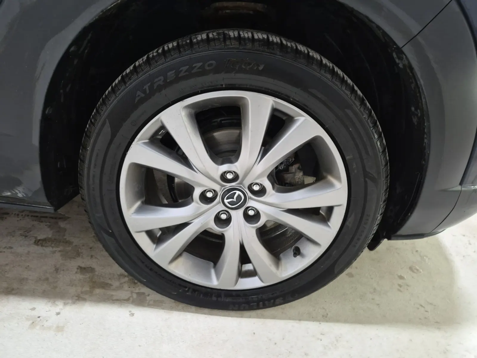 Right Front Wheel/Tire Photo
