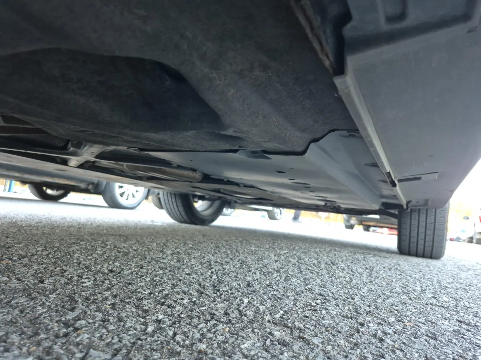 Undercarriage - Passenger Photo