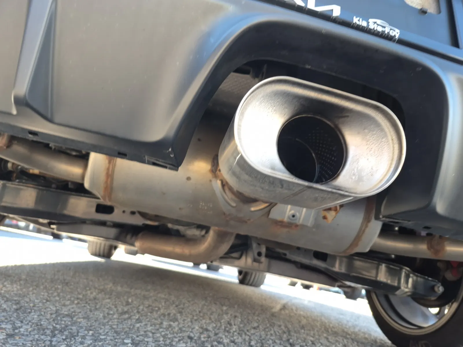 Undercarriage - Rear Photo