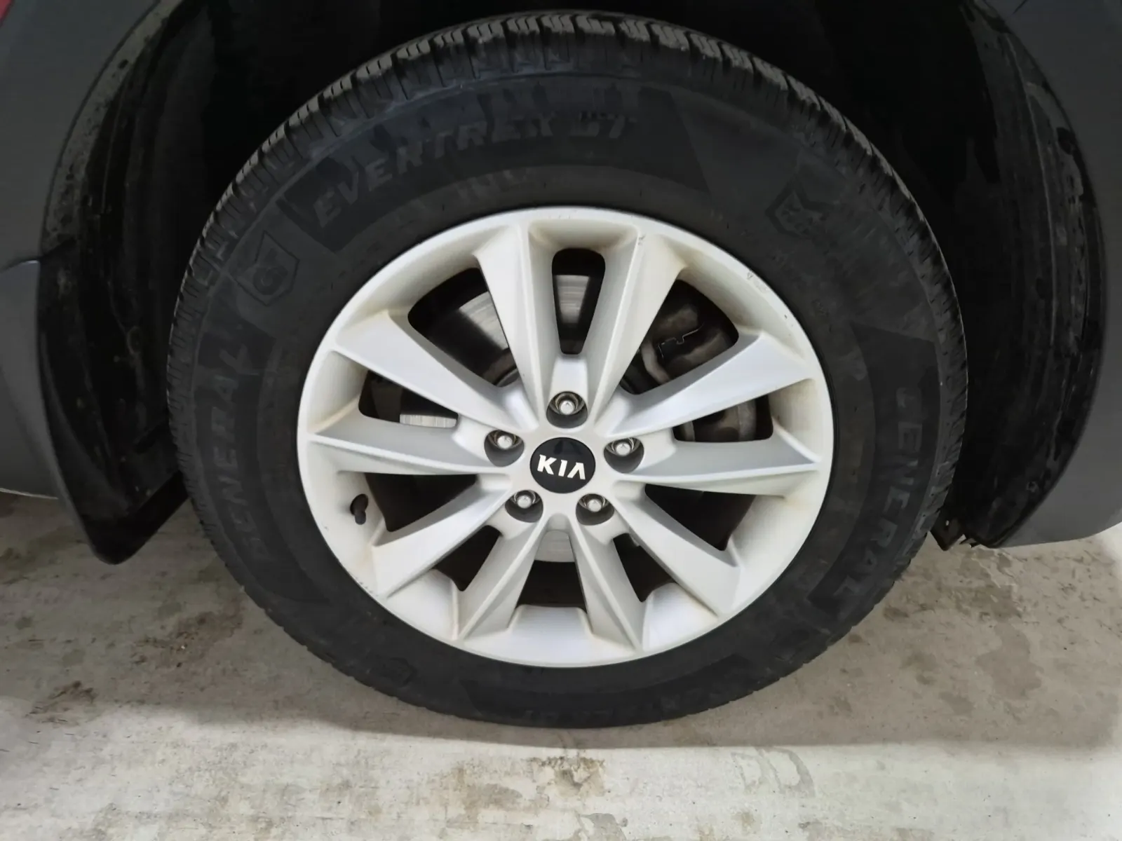 Right Front Wheel/Tire Photo