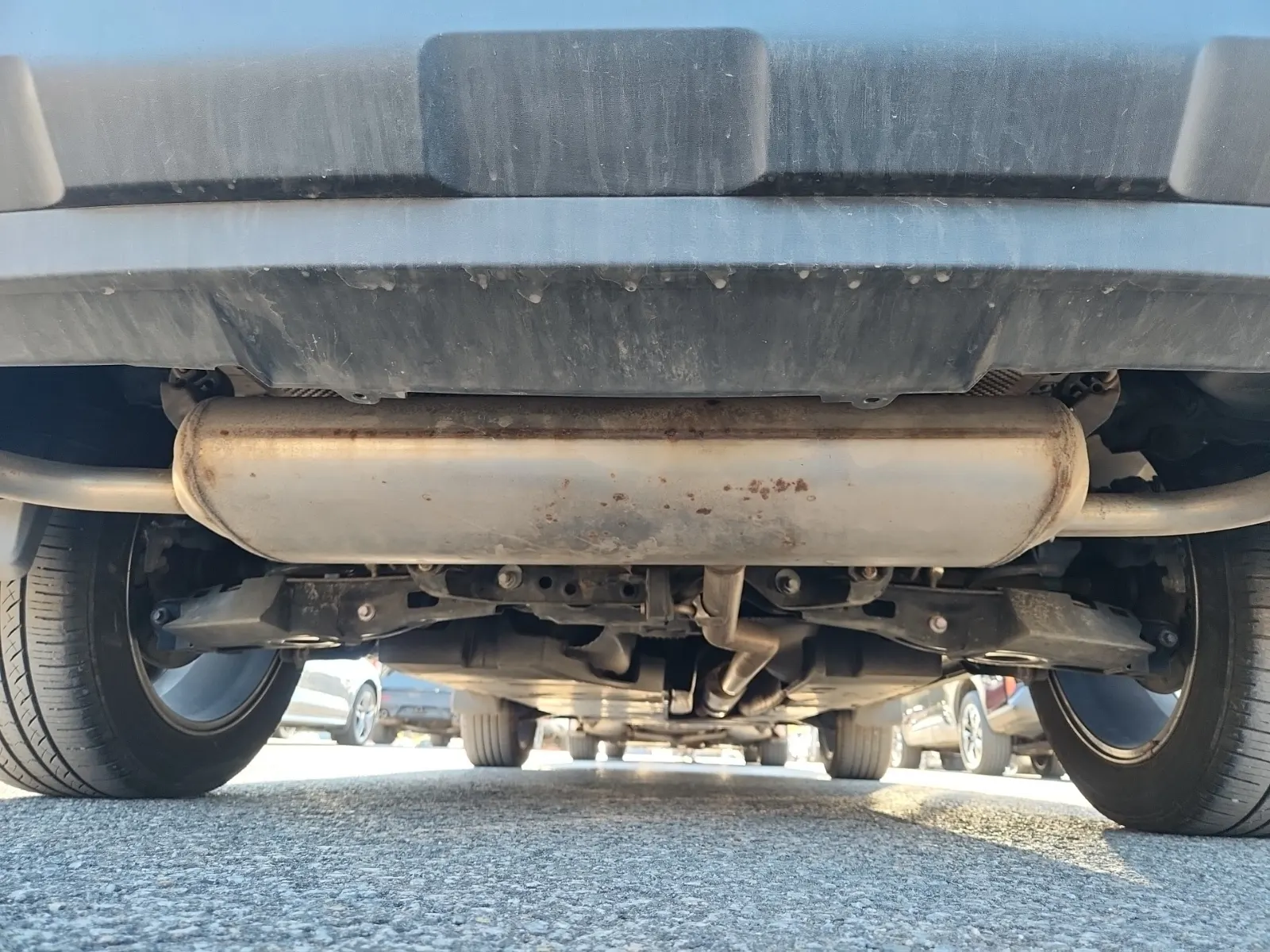 Undercarriage - Rear Photo