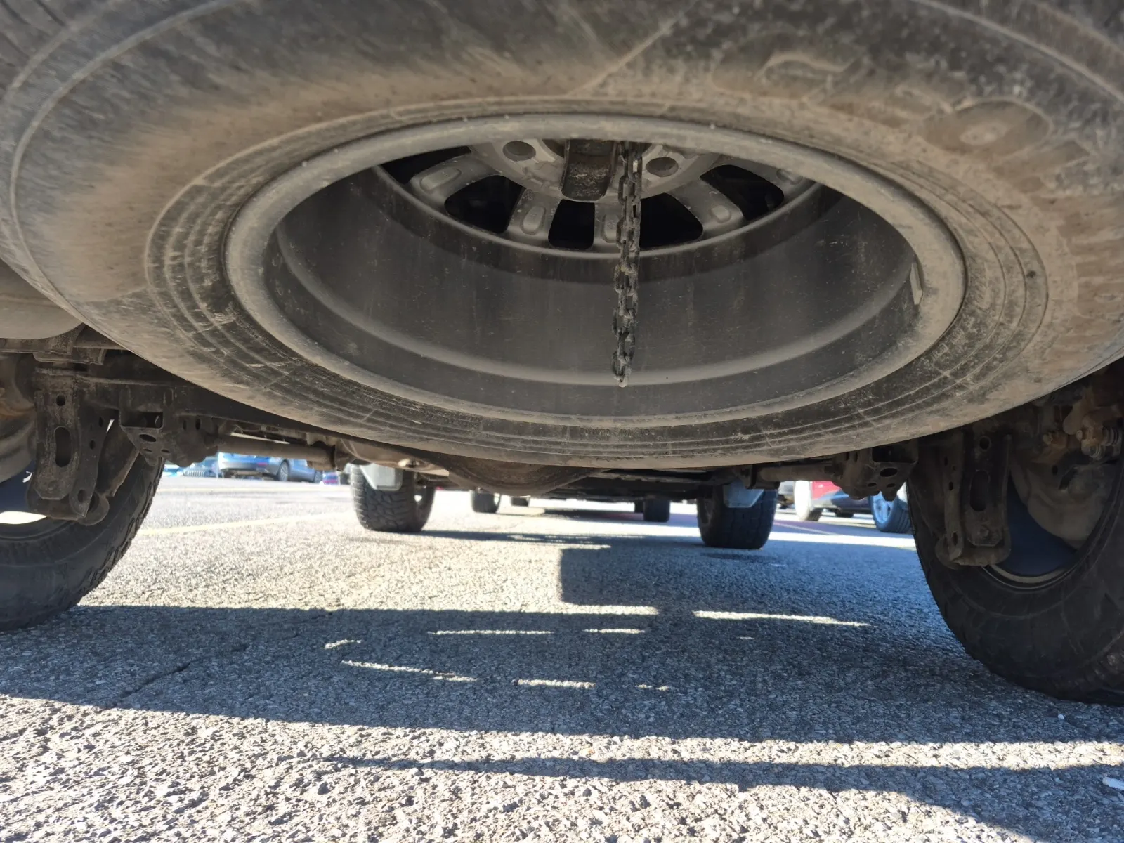 Undercarriage - Rear Photo