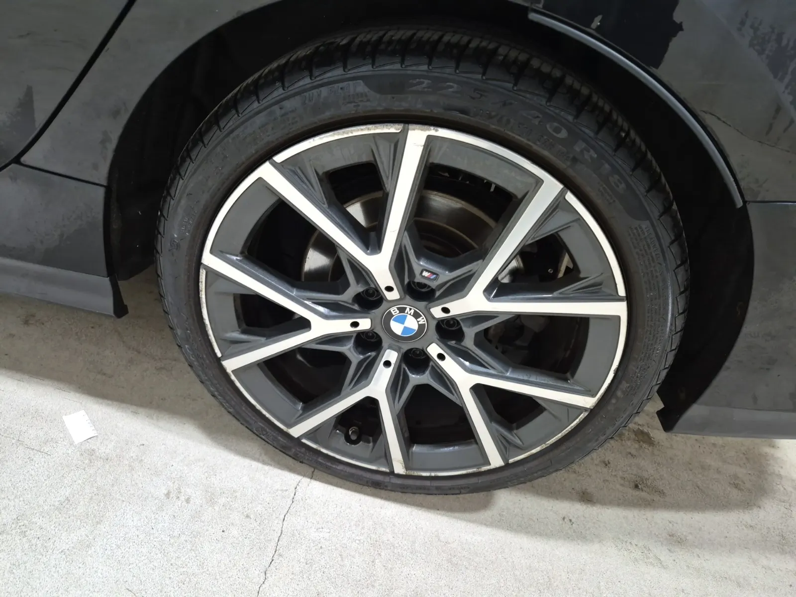 Left Rear Wheel/Tire Photo