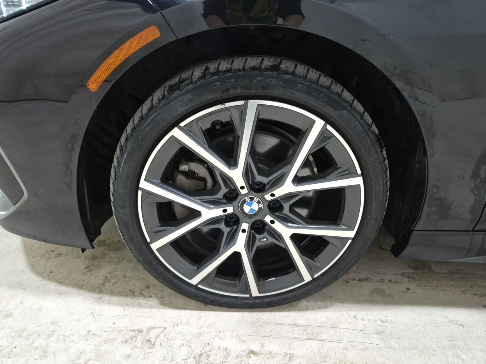 Front driver wheel/tire photo
